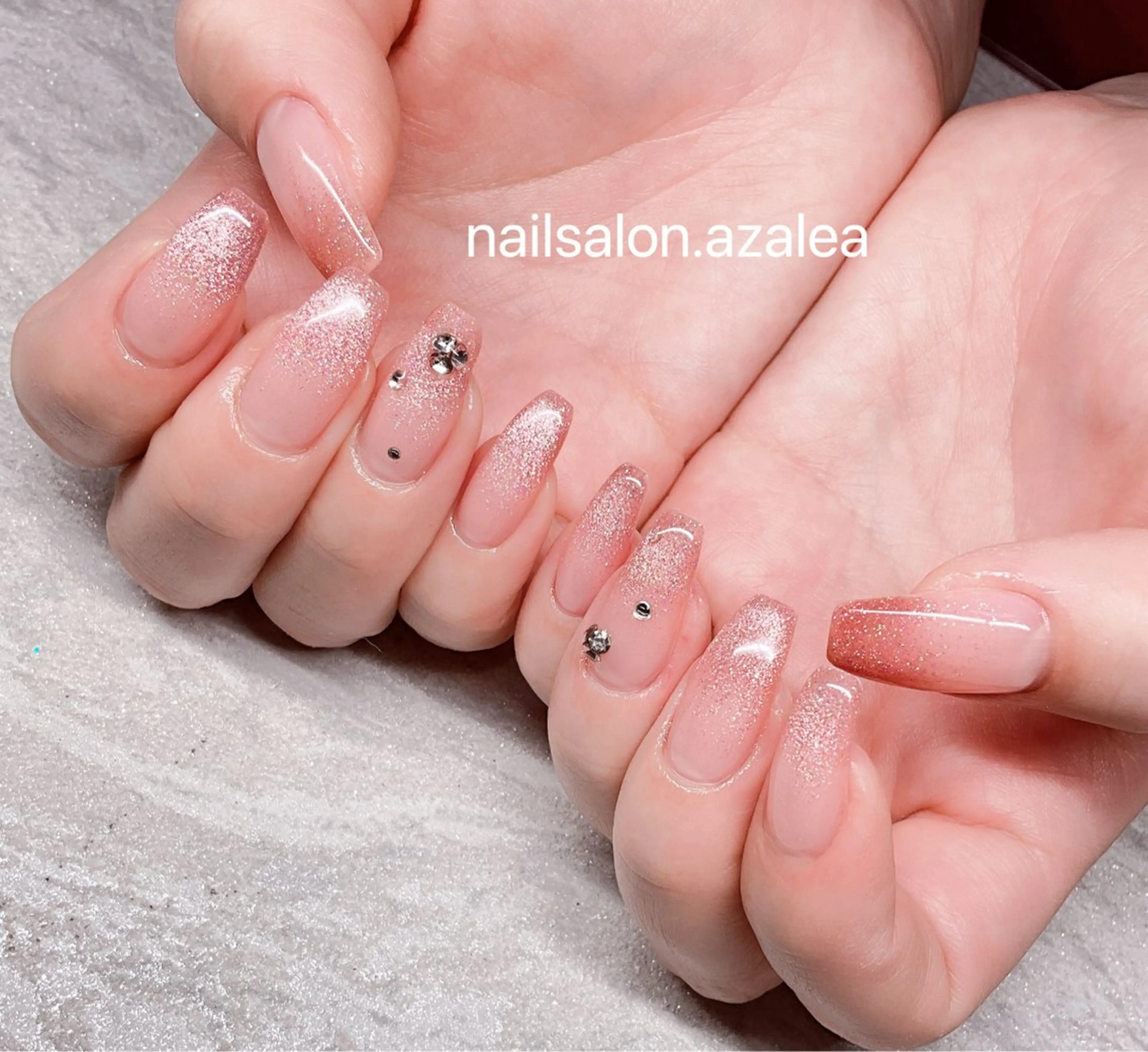 ネイル ハンドネイル R inのネイルデザイン