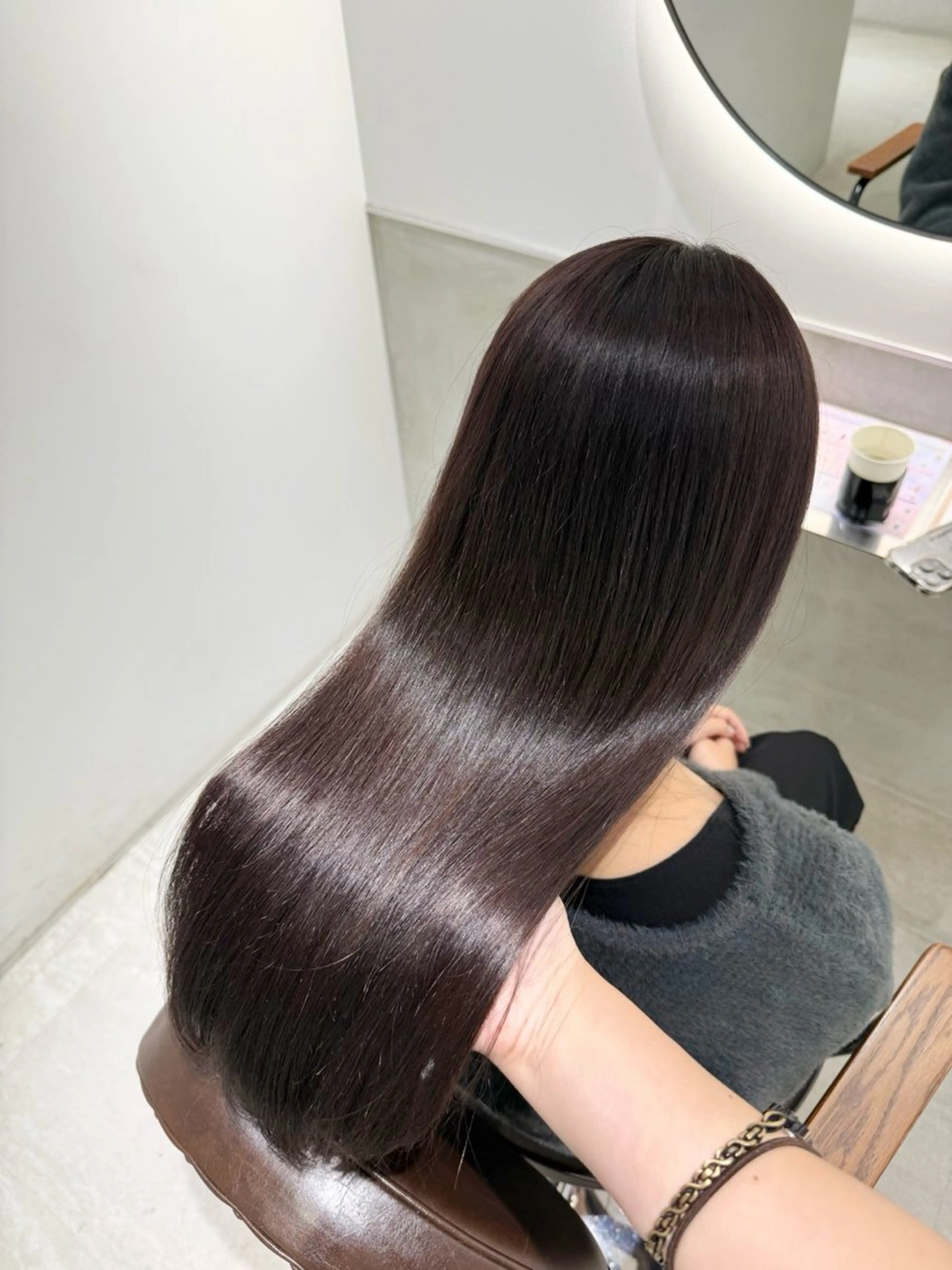 前髪縮毛矯正💇‍♀️＋艶カラー✨＋ケアトリートメントの写真
