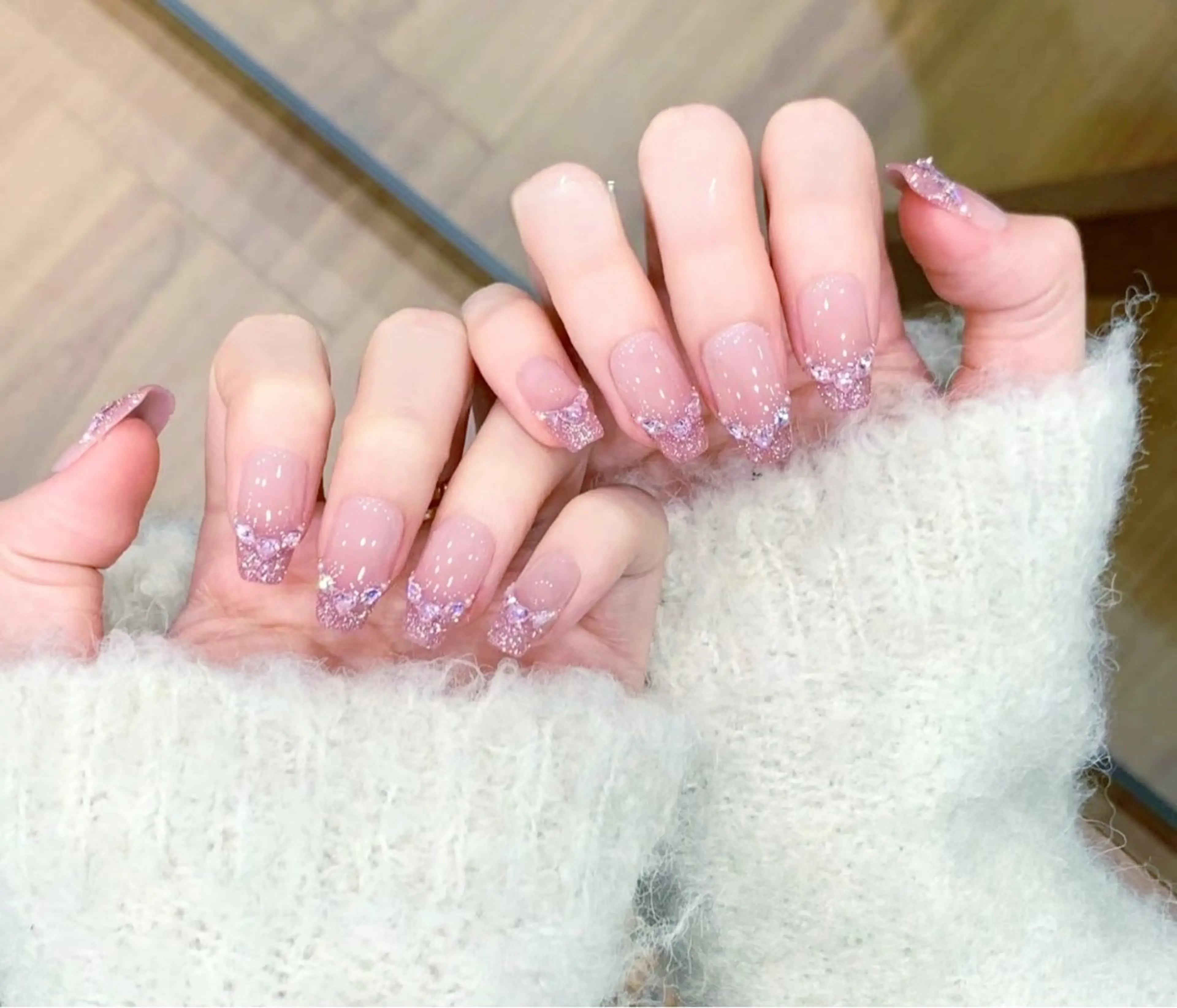 ネイル pink ladyサロン所属・べ にのネイルデザイン