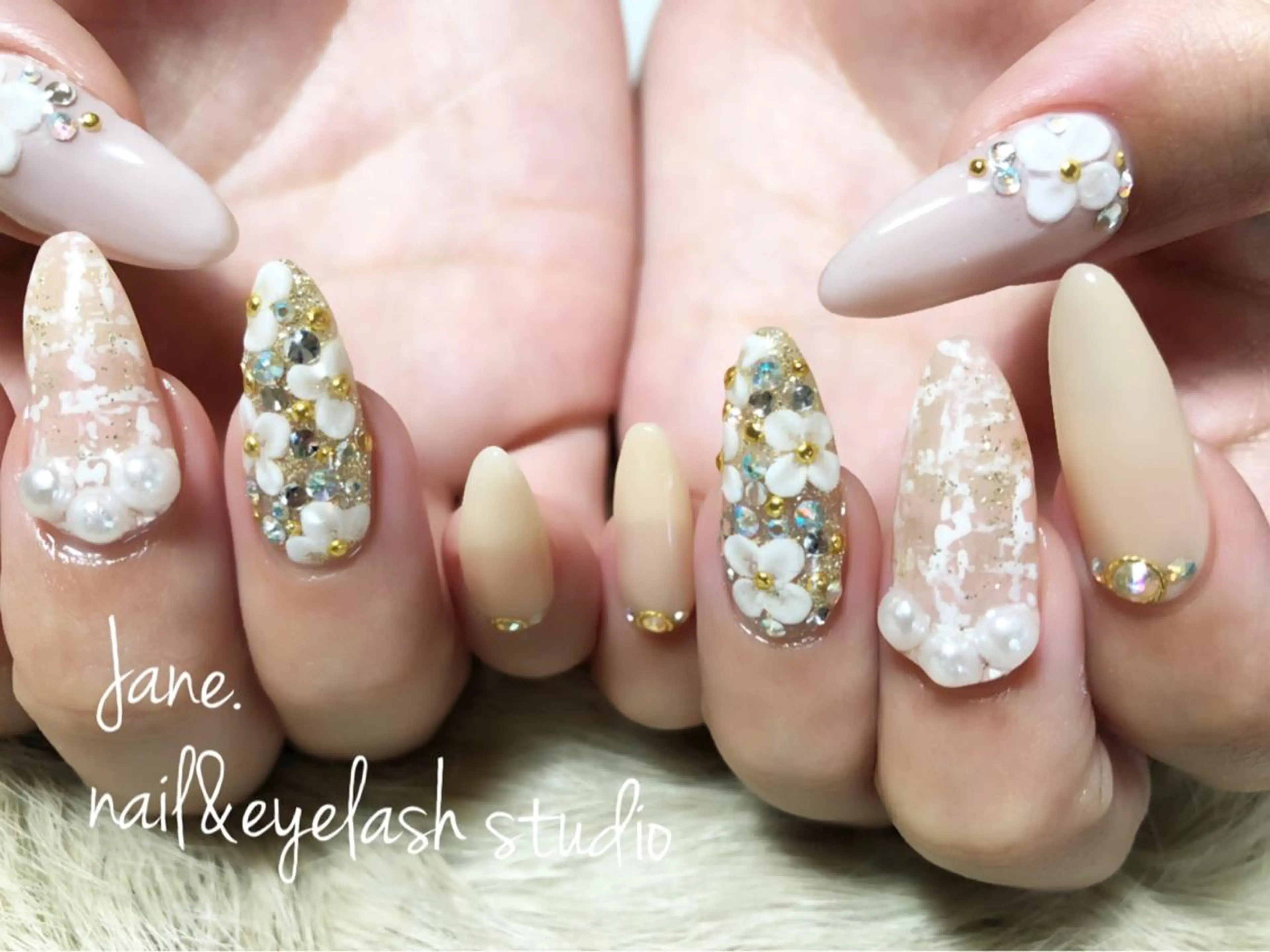 ネイル Yakko pas á pasのネイルデザイン