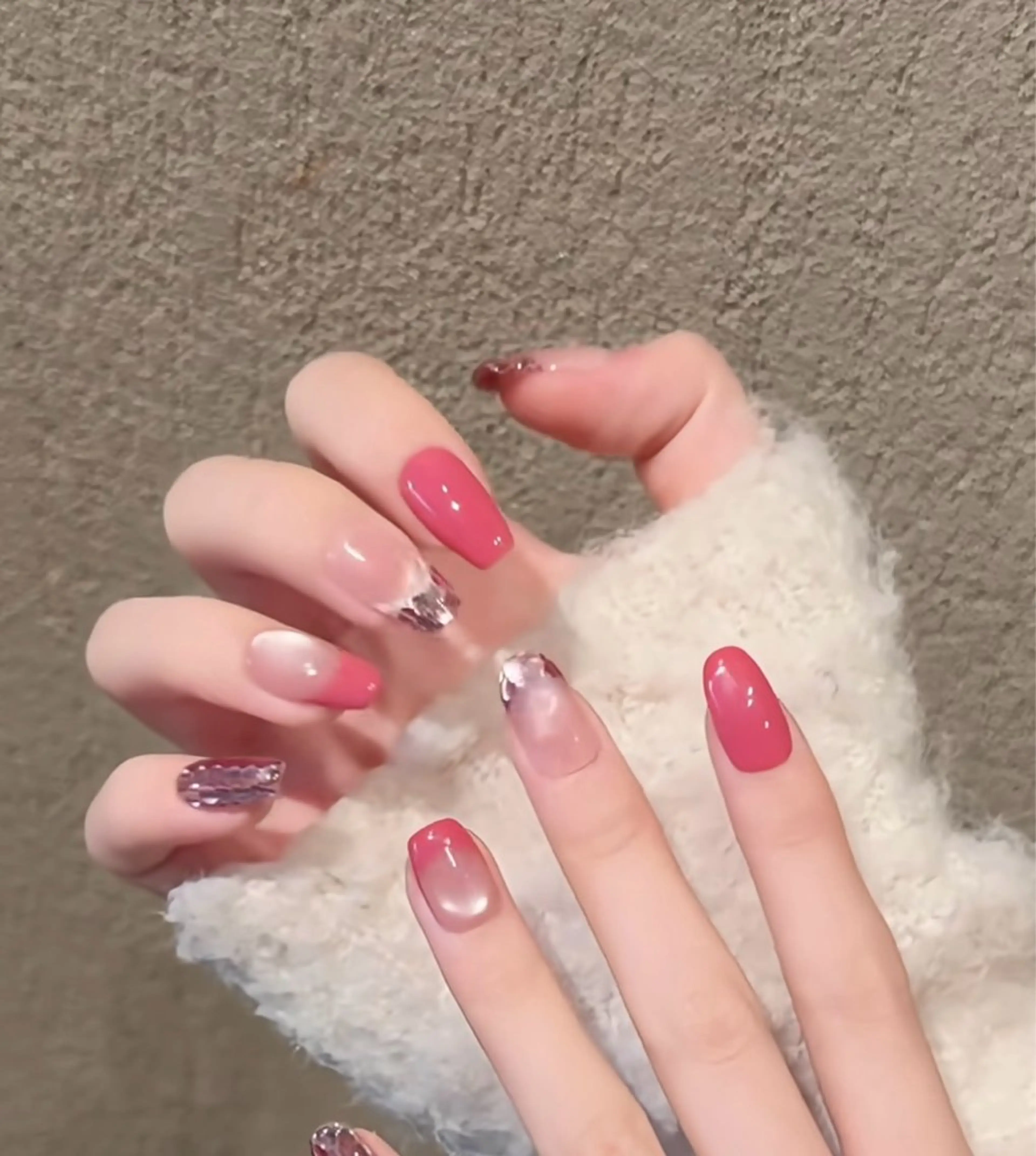 ネイル ハンドネイル キン グミのネイルデザイン