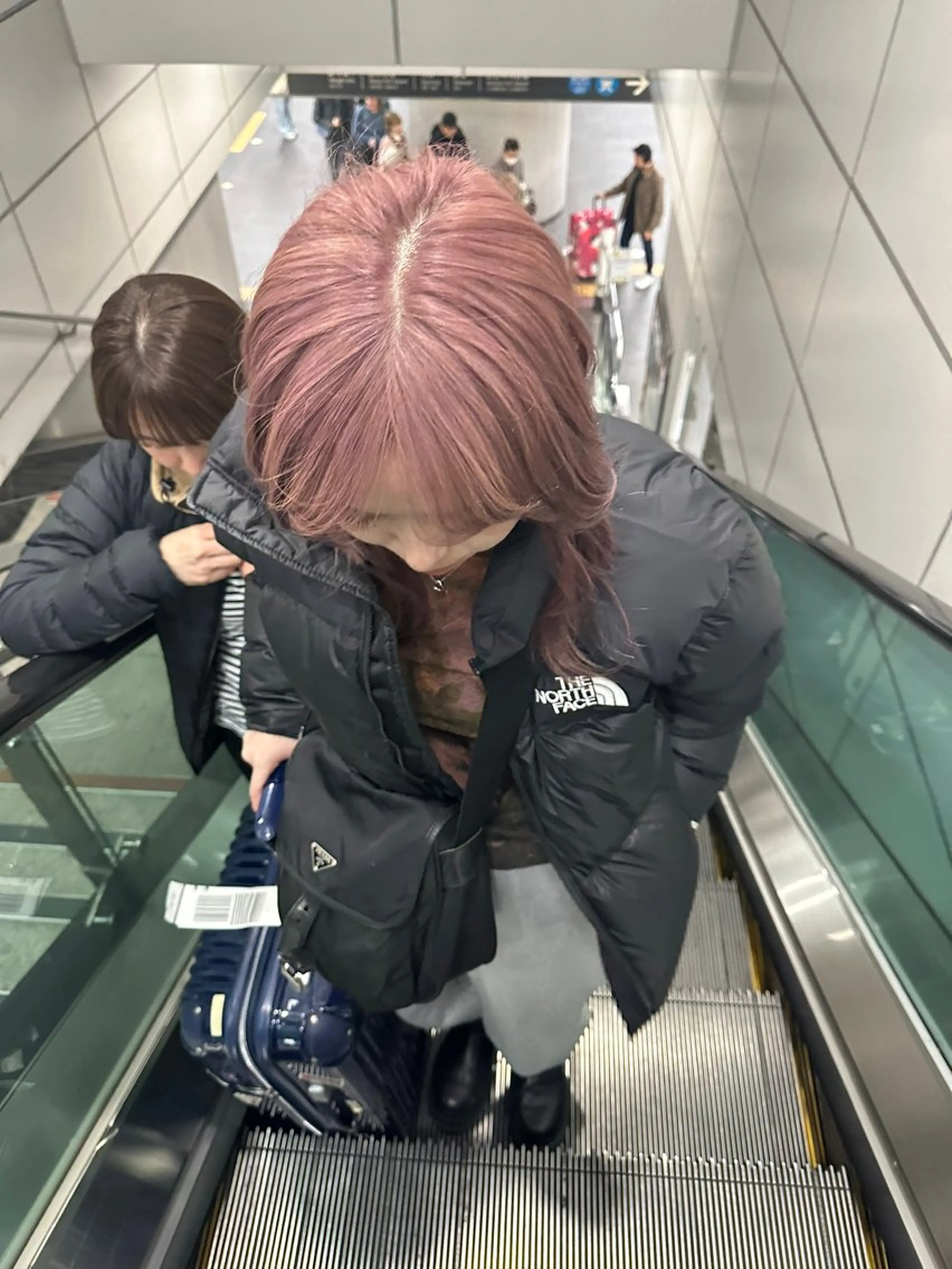 カラー 杉本 沙羅のヘアスタイル