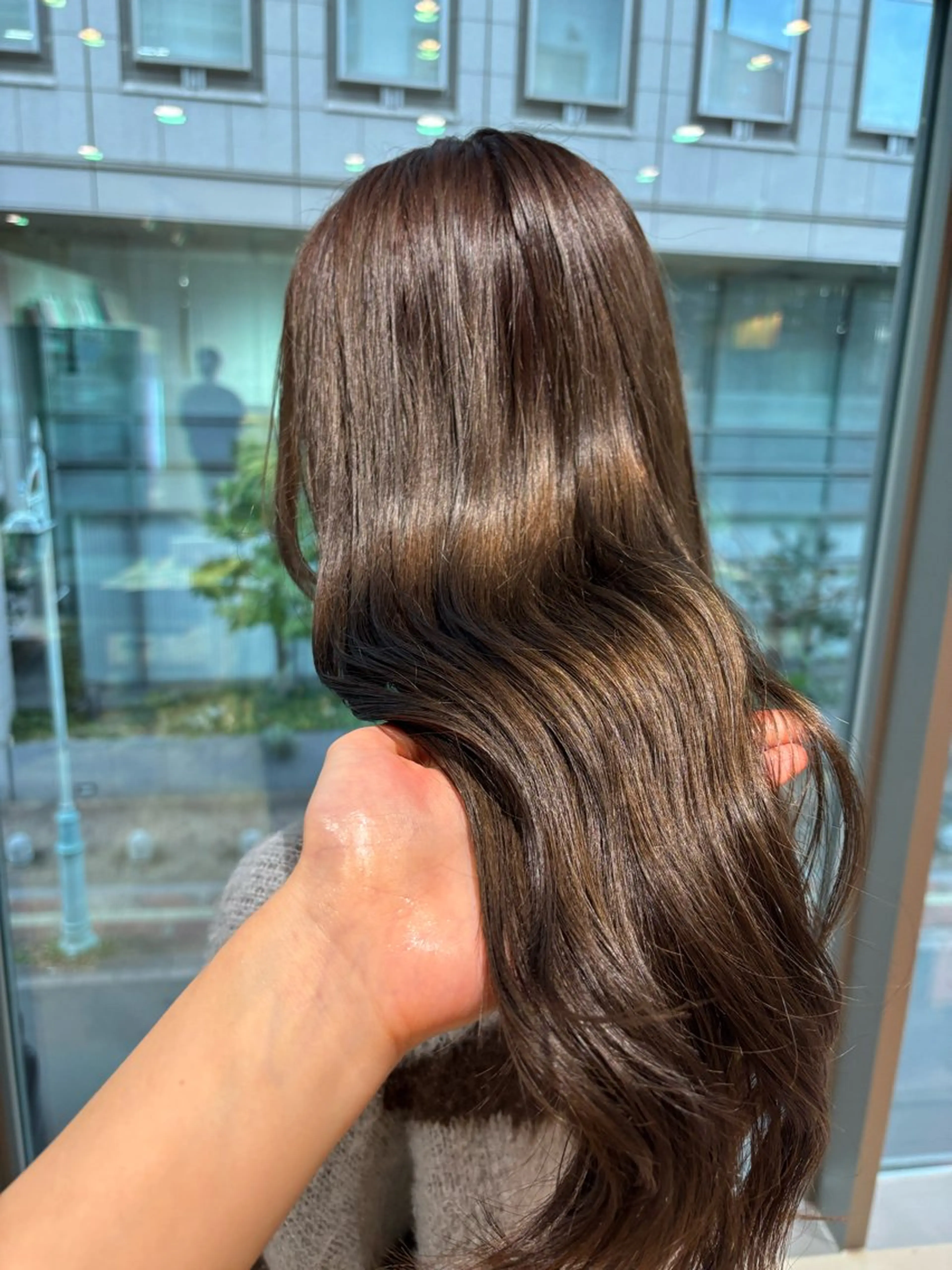 ロング カラー ベージュカラー オリーブベージュ カット ヘアカラー ゆい/パーマ/レイヤ ー/似合わせカラーのヘアスタイル