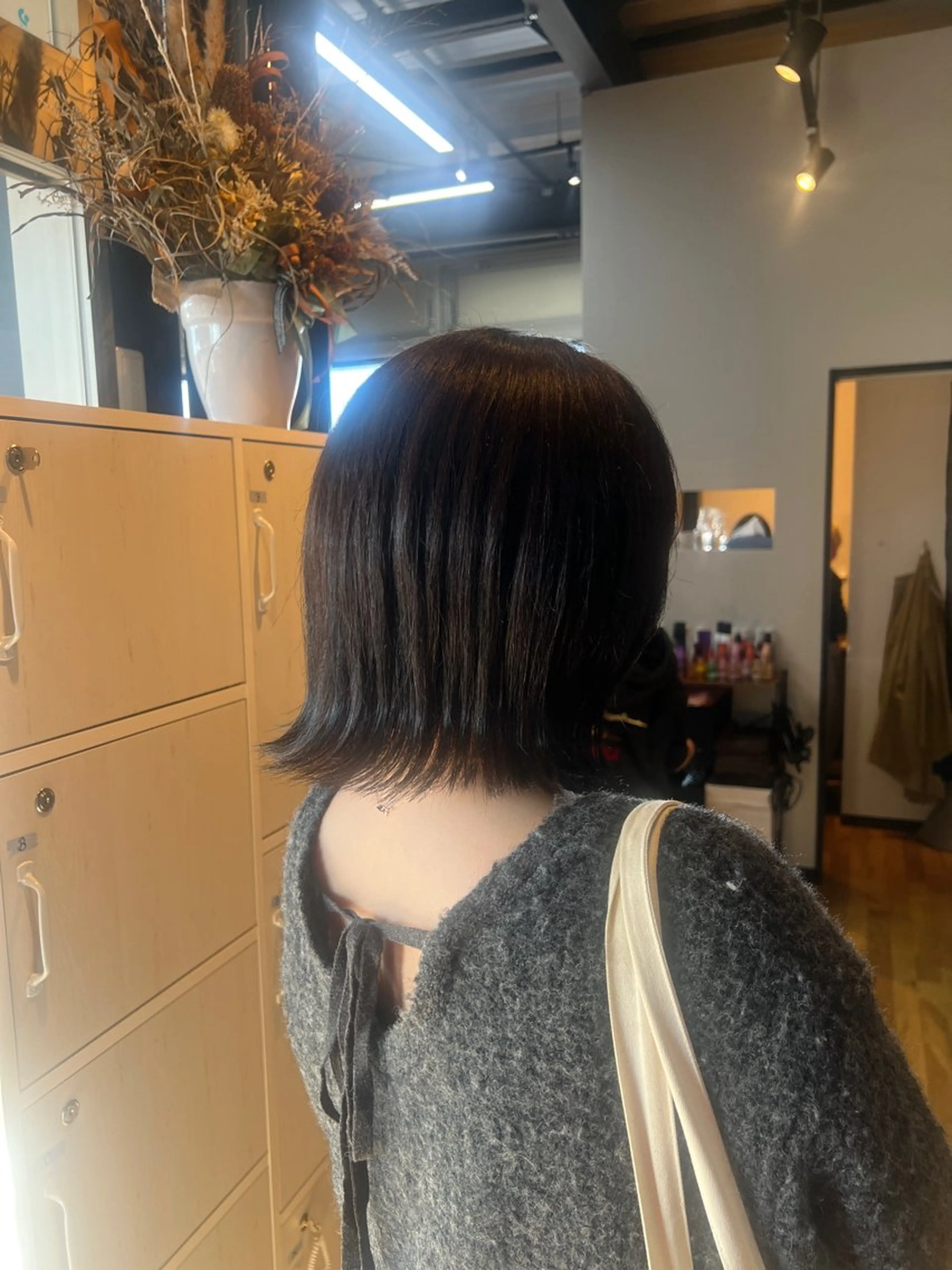 ミディアム ボブ 外ハネヘア カット トリートメント レディース特化 ナチュラル☘︎︎芹七のヘアスタイル