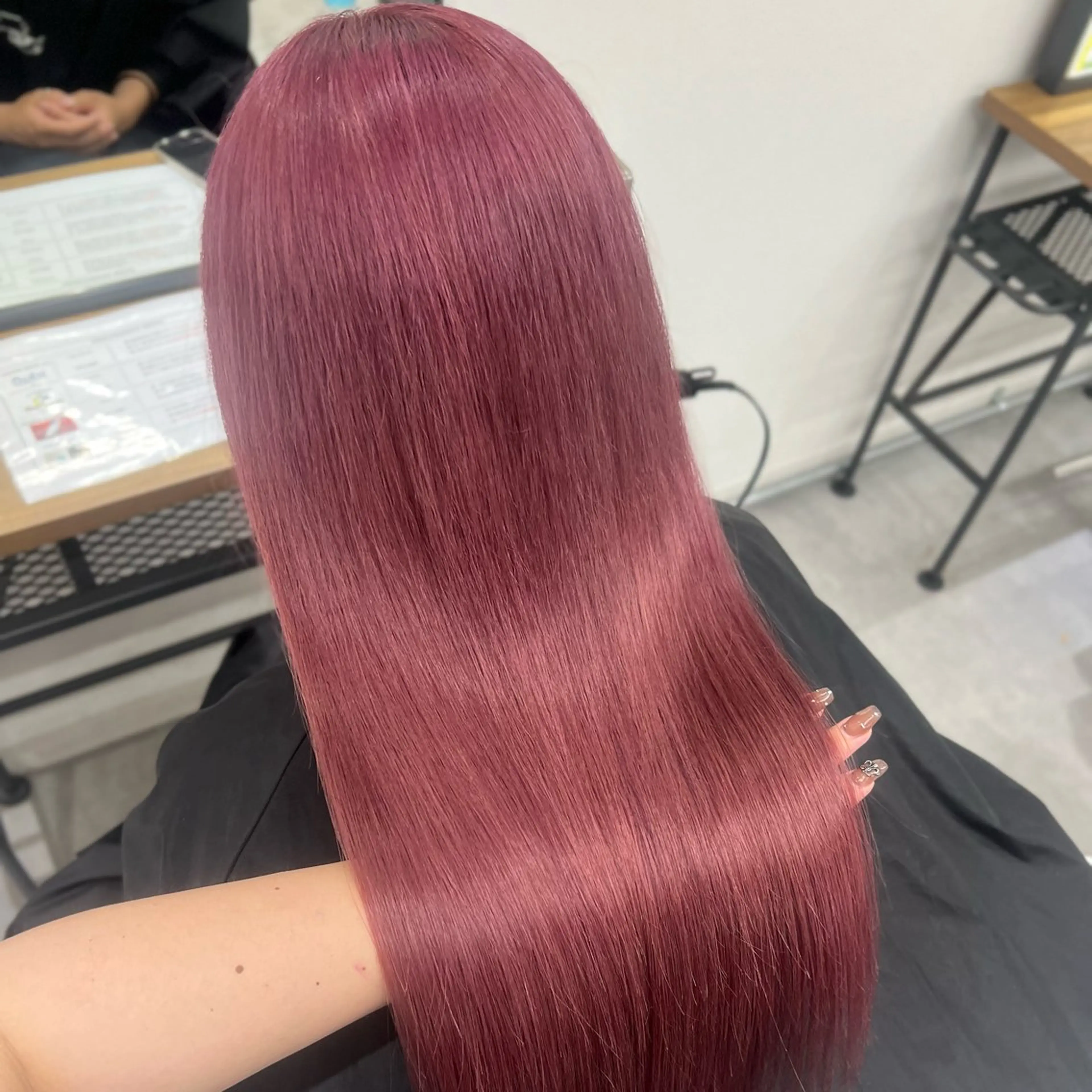 ロング カラー シールエクステ ブリーチ 透明感カラー デザインカラー ダブルカラー いろあそび所属・ショート/ウルフ カットモデル募集のヘアスタイル