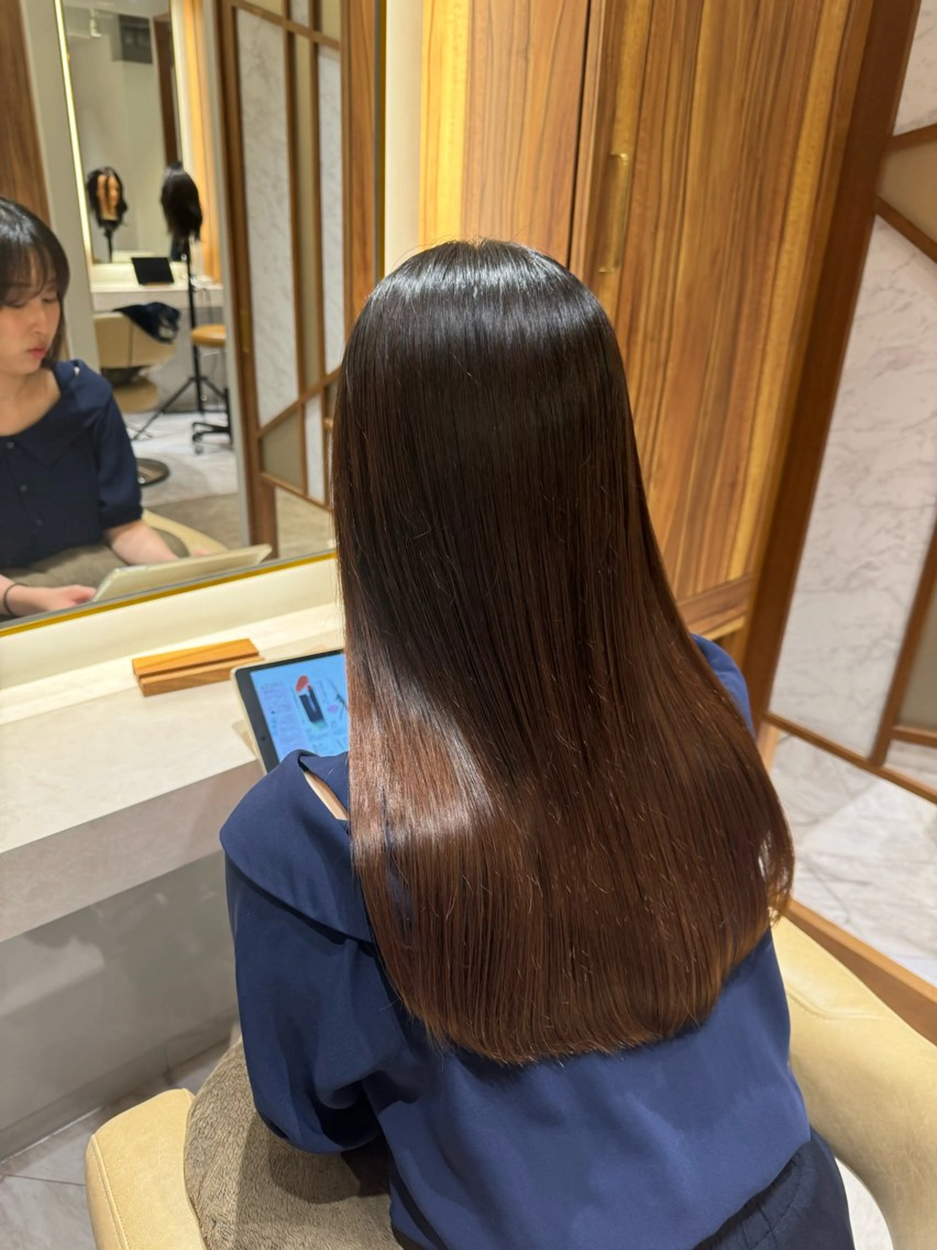 ロング 縮毛矯正 🫧透明感カラー🫧 ロン毛美容師のヘアスタイル