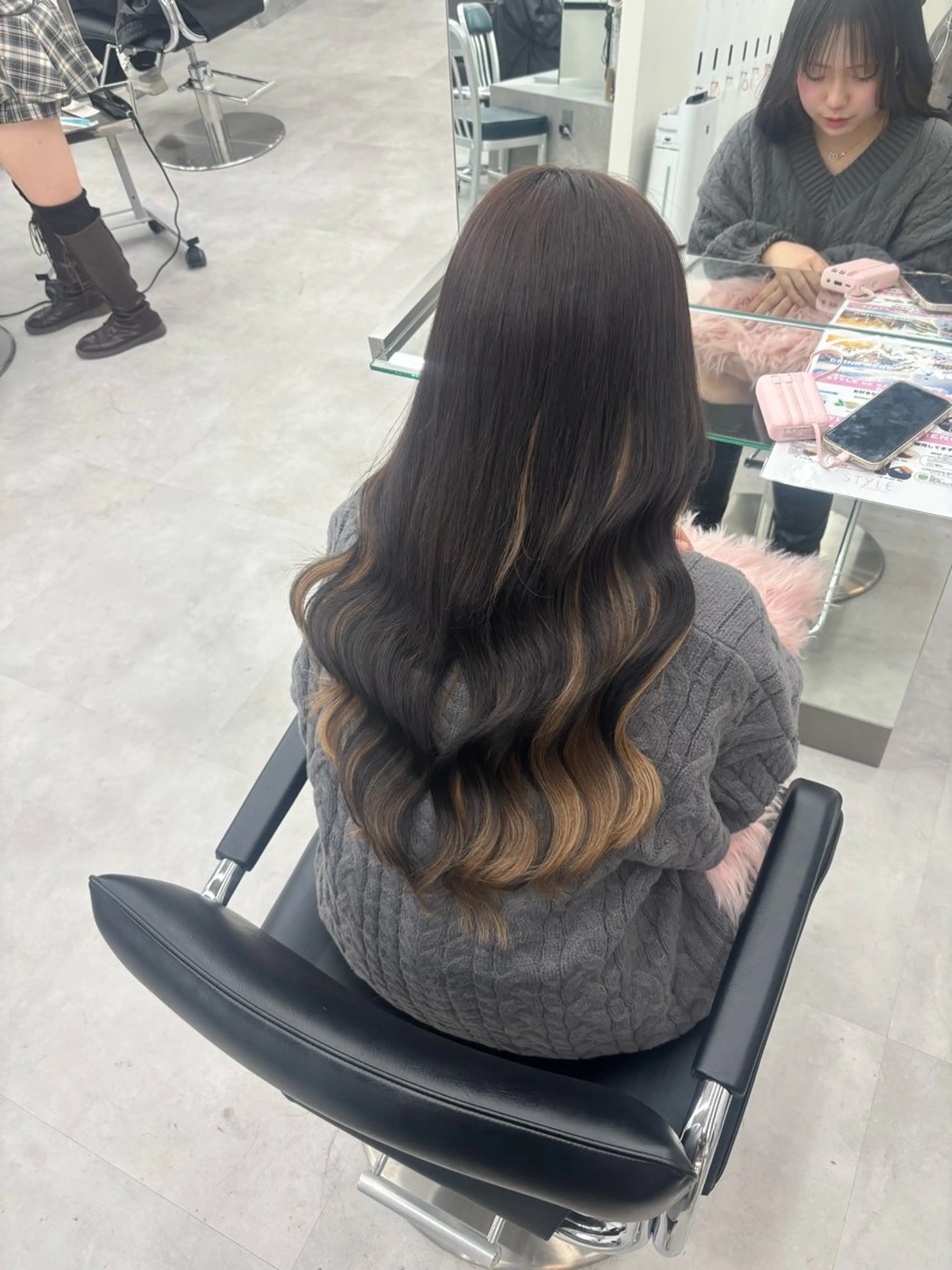 ロング カラー ヘアアレンジ メンズ メンズインナーカラー インナーカラー カット ヘアカラー トリートメント エクステ ヘッドスパ ヘアセット シールエクステ🎀 羽エクステ🌙しぇるのヘアスタイル