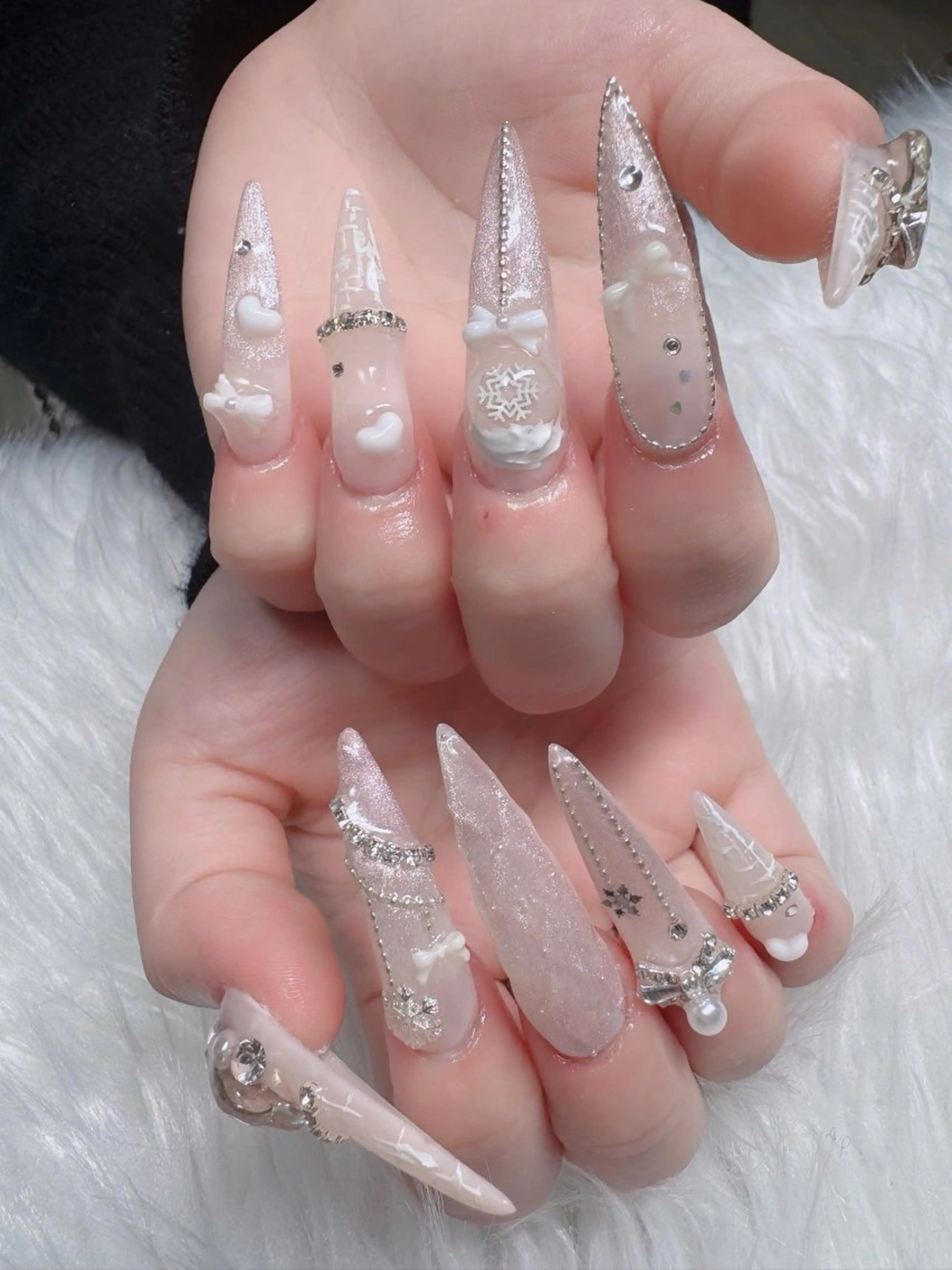 ネイル フレンチネイル ジェルネイル ガラスフレンチ ハロウィン ハート ハンドネイル H.baby Nail Salonのネイルデザイン