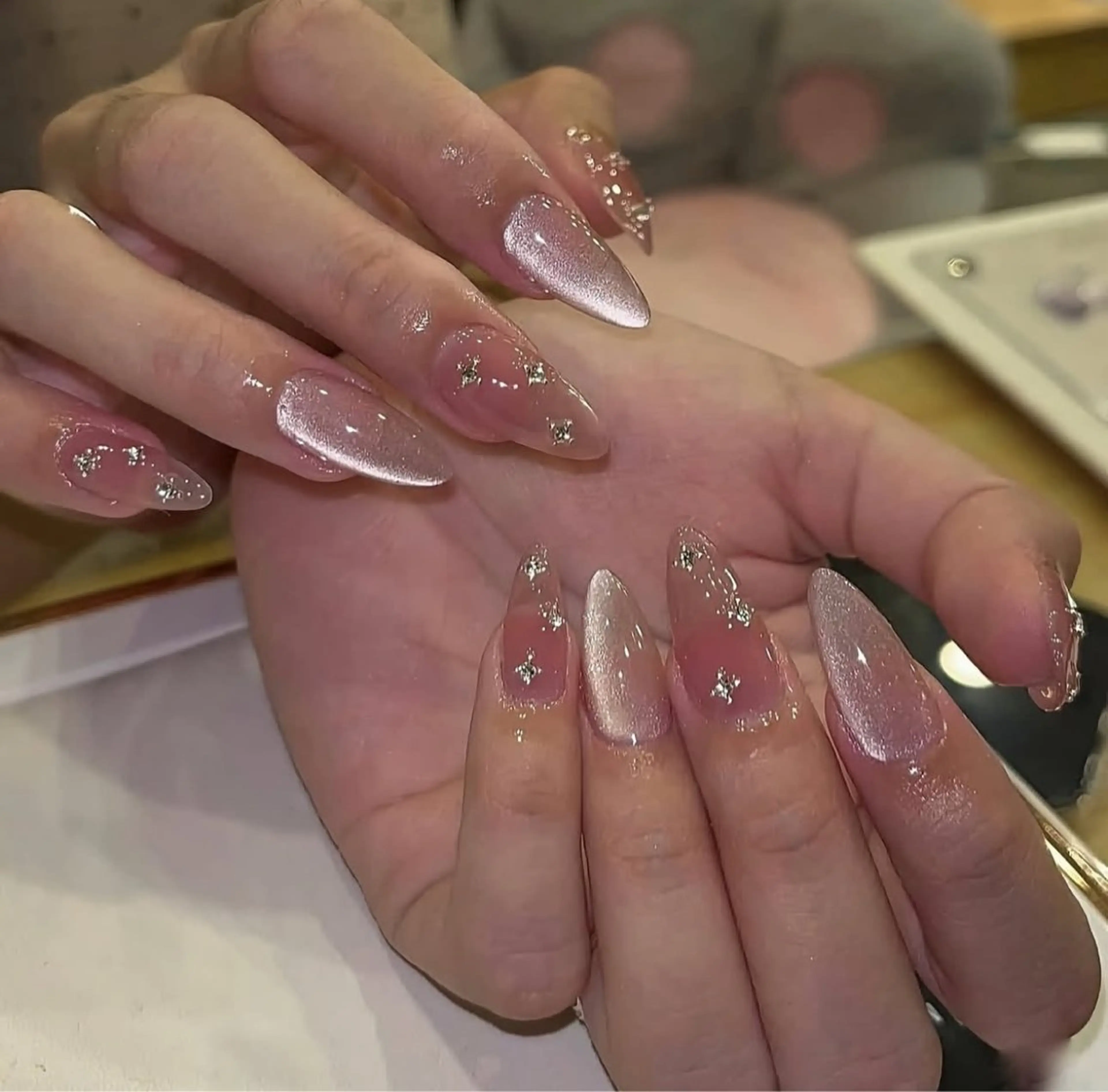 ネイル アートネイル フラワーネイル フレンチネイル ジェルネイル グラデーション ハンドネイル Ryunail所属・Ryu Nail NekoChanのネイルデザイン