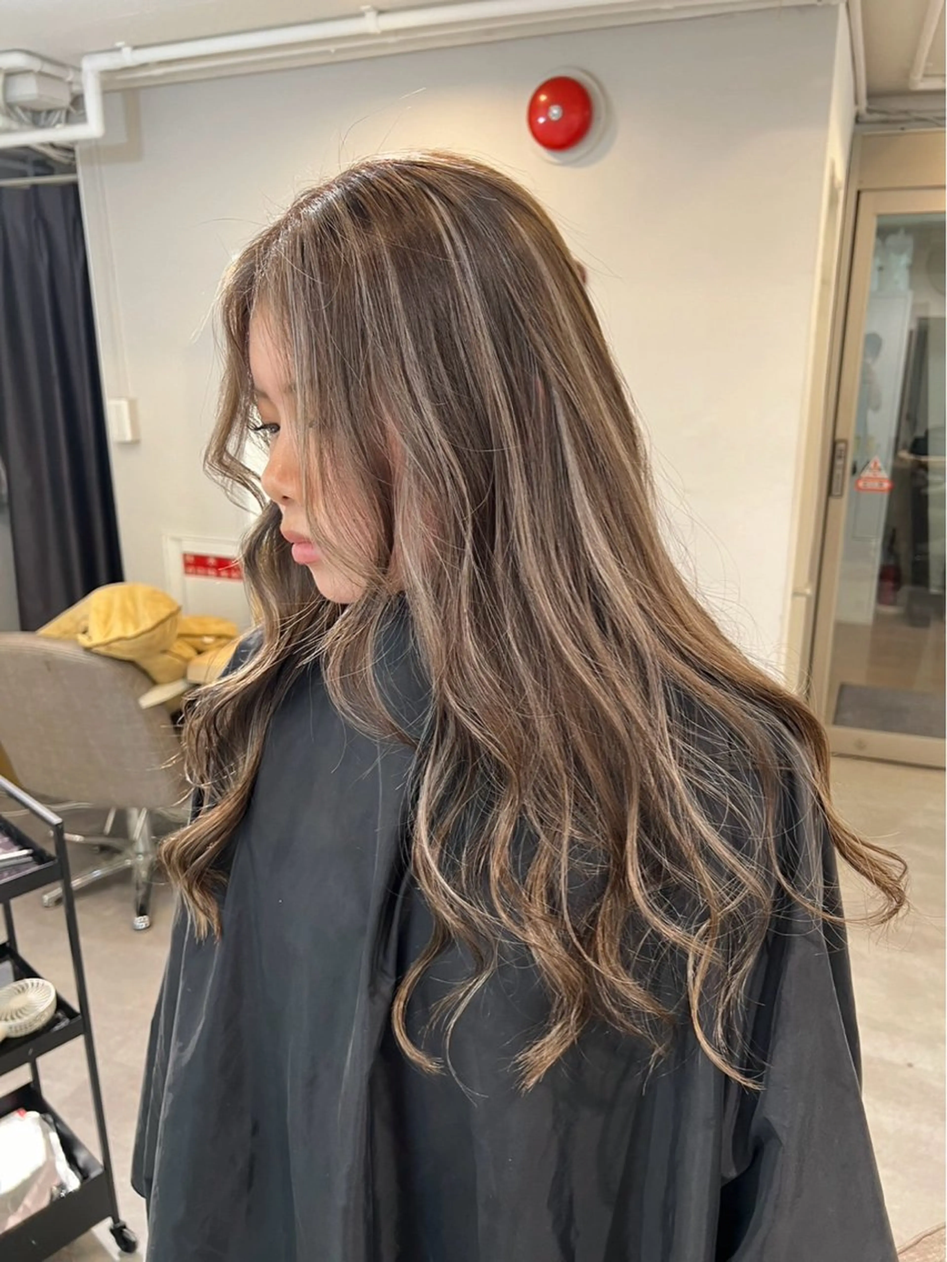 ロング カラー グレージュ ハイライトカラー ハイライト ヘアカラー トリートメント ROBIN所属・指名数No.1 /NAOYAのヘアスタイル