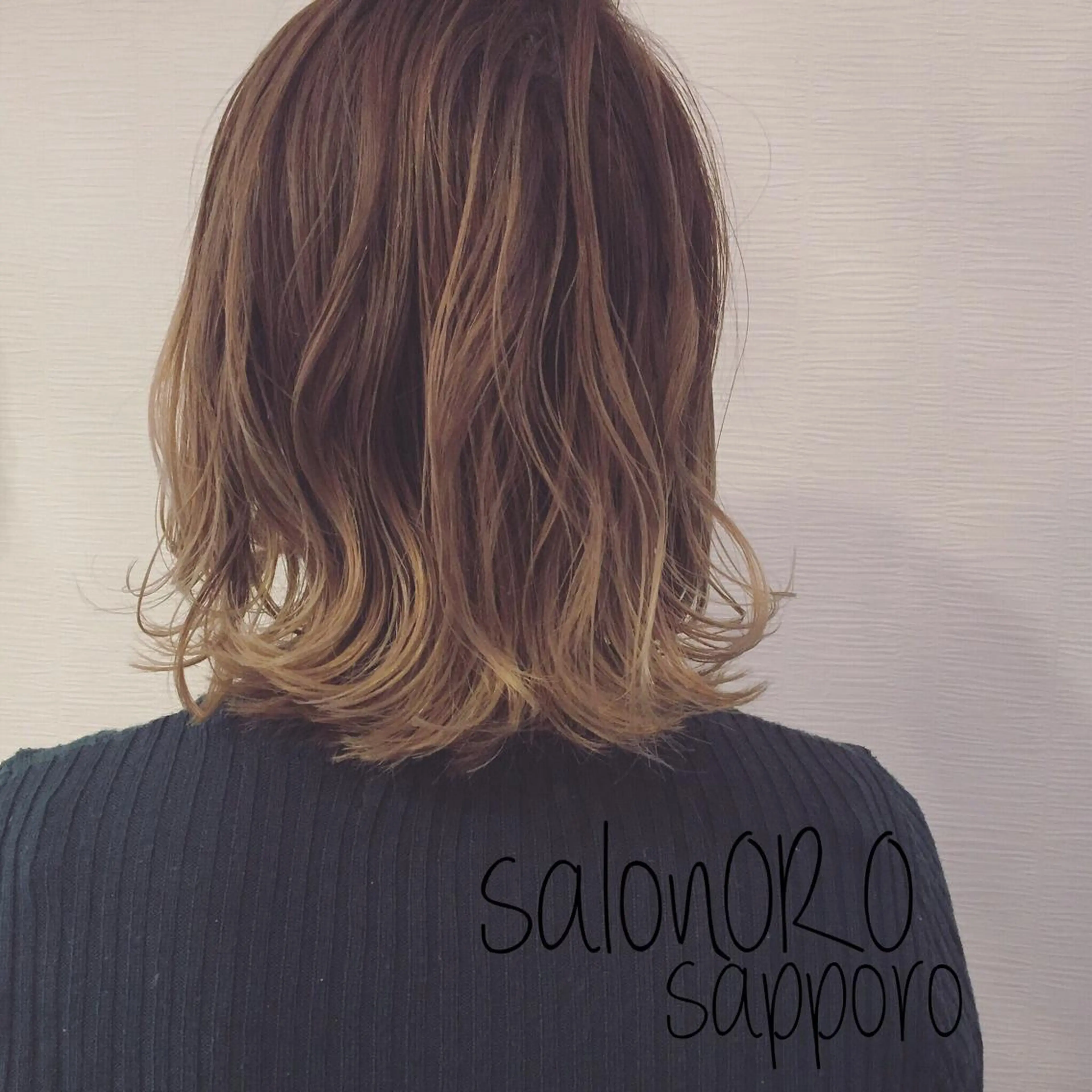 ミディアム カラー ベージュカラー ブリーチ グラデーションカラー ミルクティーベージュ toiro by lien hair atelier所属・池田 真由美のヘアスタイル