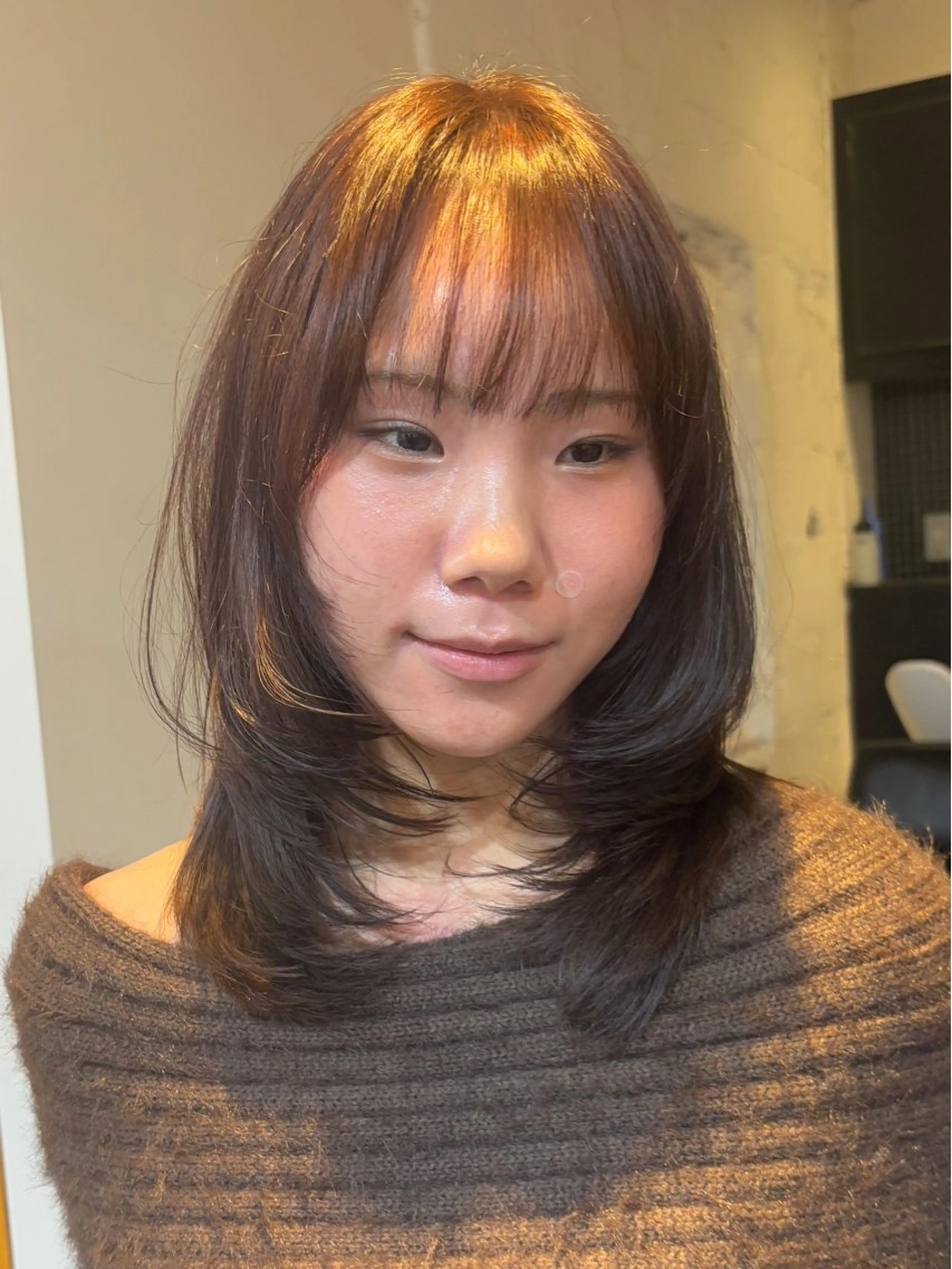 ミディアム カラー カット ヘアカラー トリートメント RIN／韓国ヘア レイヤーカットのヘアスタイル