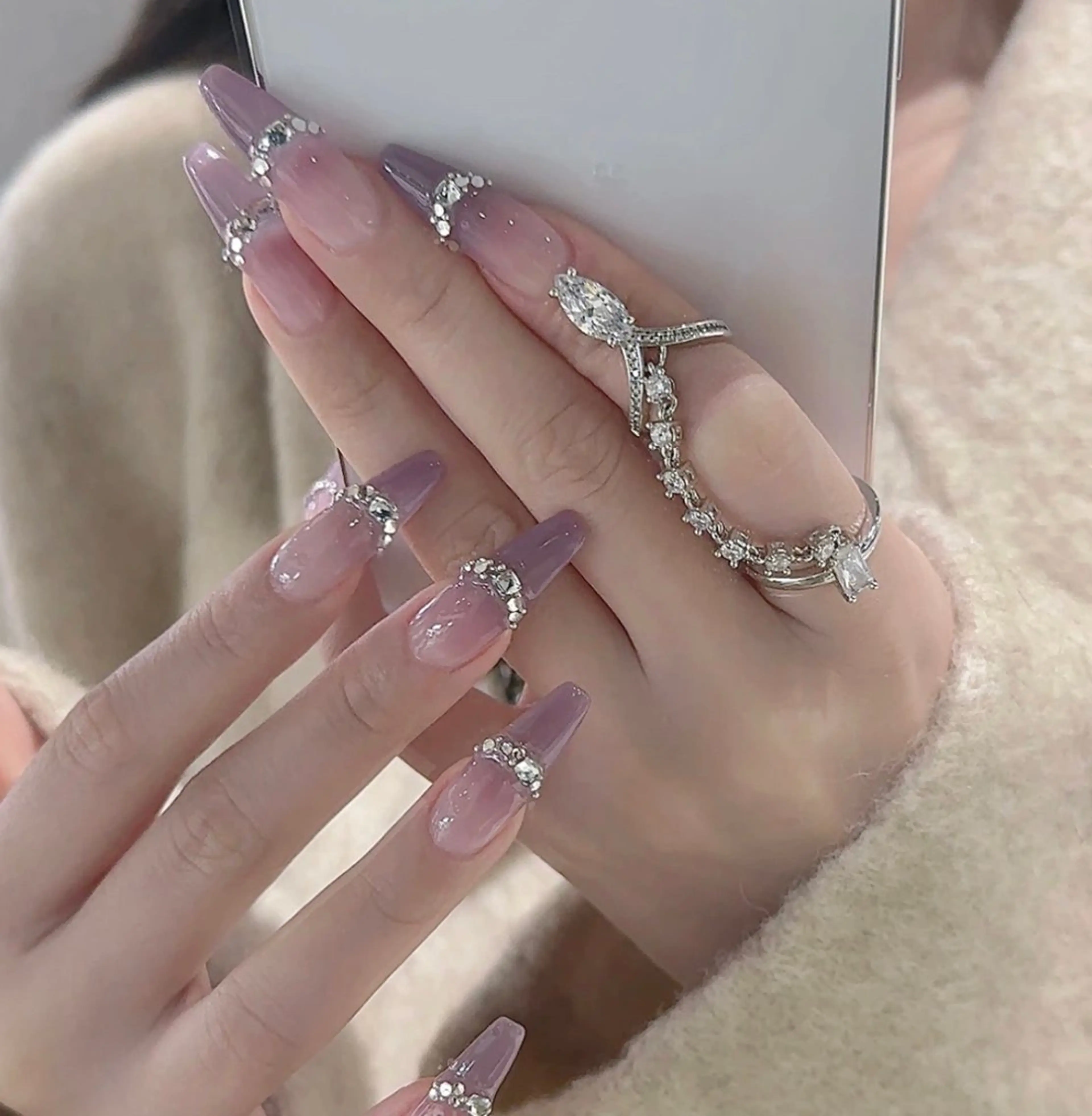 ネイル ishiro 🍂のネイルデザイン