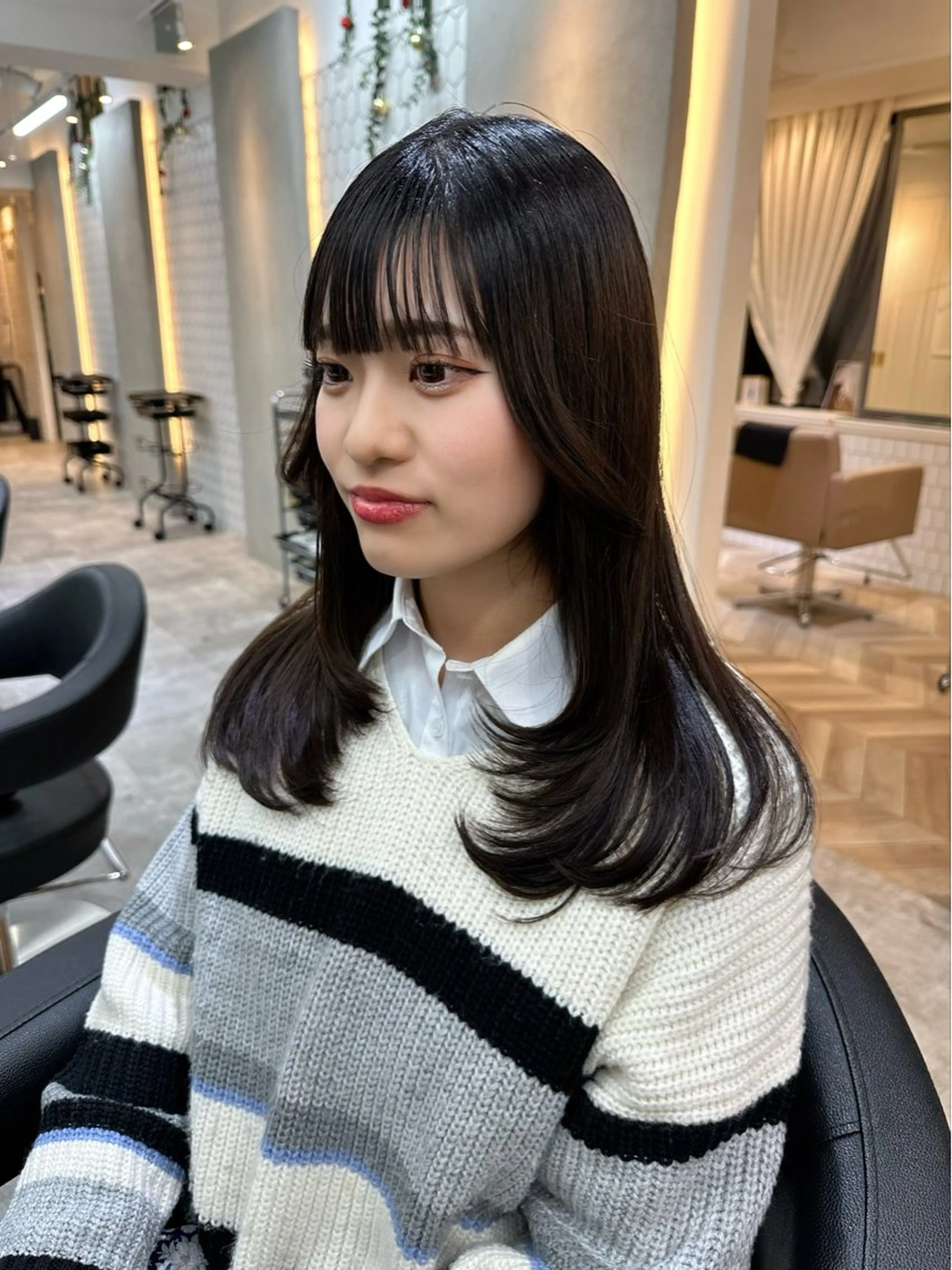 セミロング カラー カット ヘアカラー トリートメント 艶髪レイヤー顔周り グレージュ添田晃基のヘアスタイル