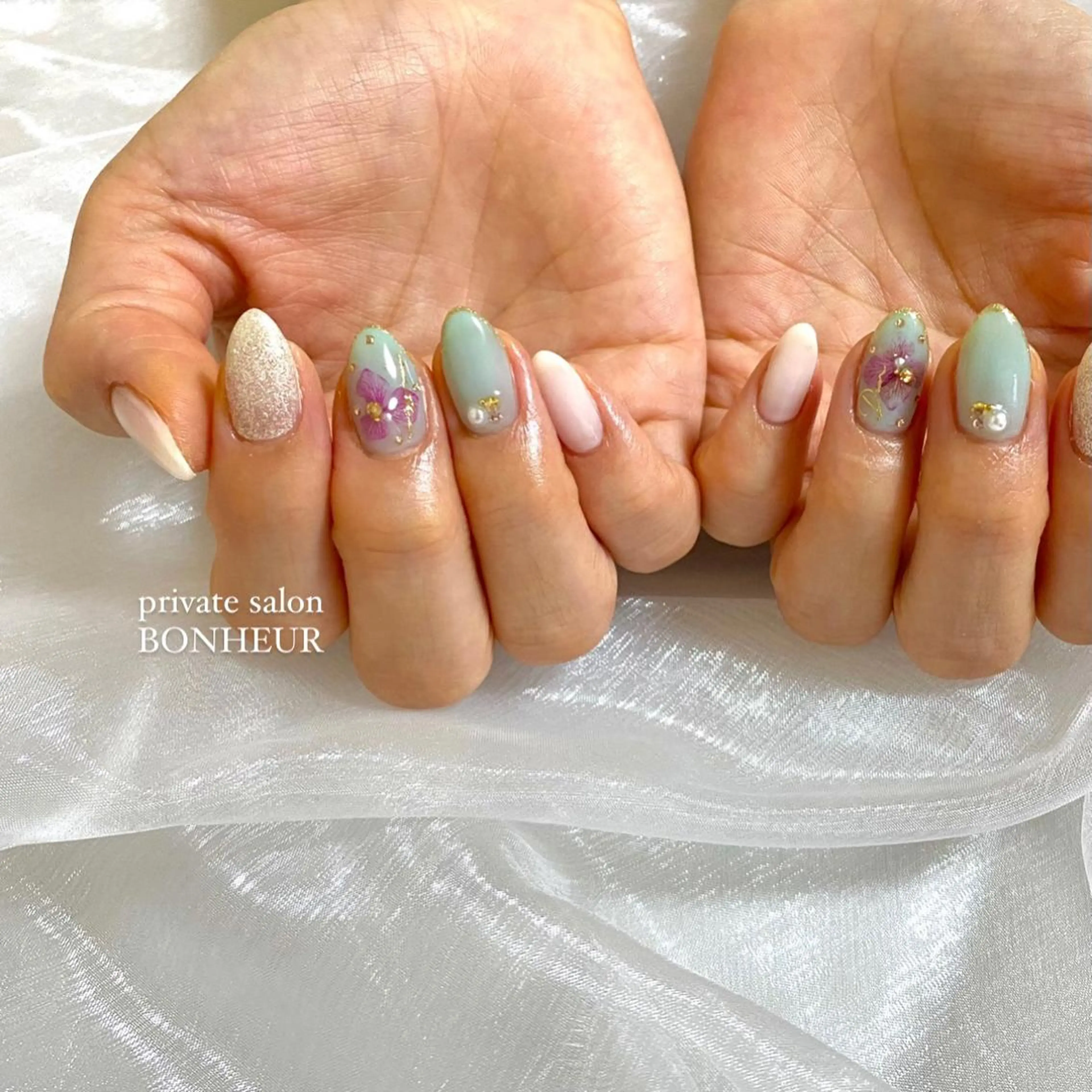 ネイル ハンドネイル BONHEUR Annaのネイルデザイン