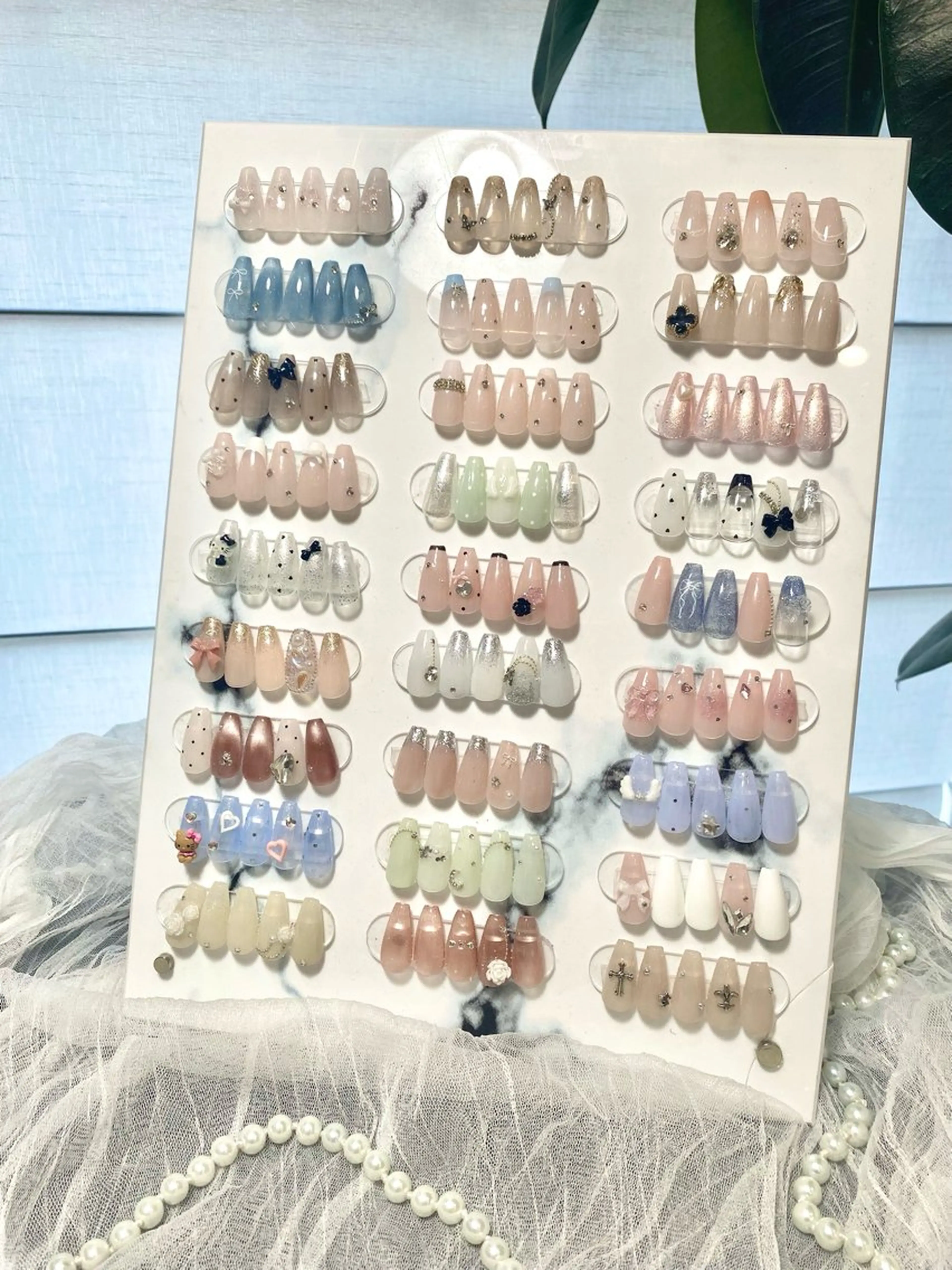 ネイル アートネイル フラッシュネイル フレンチネイル ガラスフレンチ グラデーション ハンドネイル M2 BEAUTY リュウのネイルデザイン