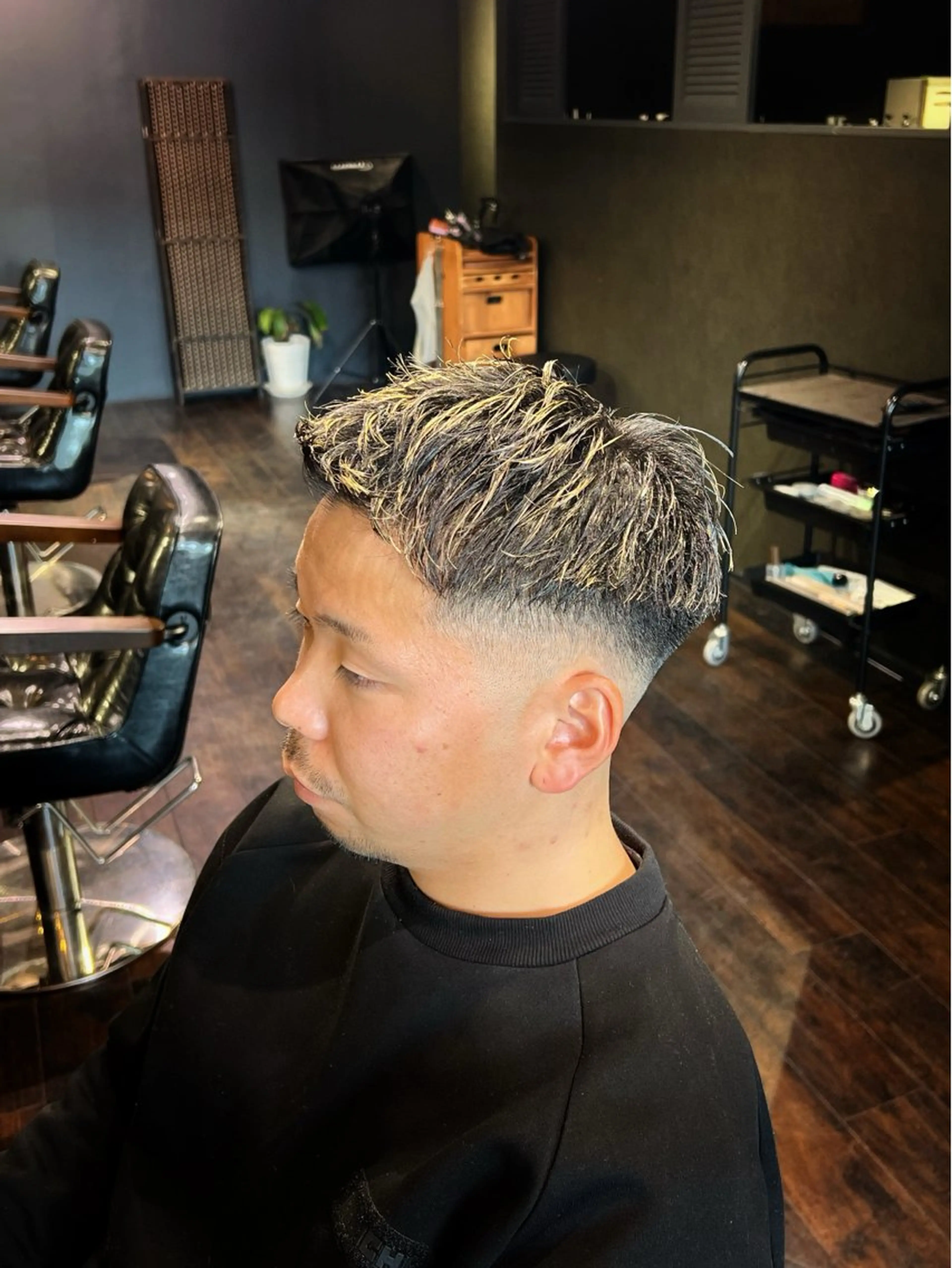 カラー メンズ フェードカット メンズメッシュ スキンフェード メッシュ カット ヘアカラー Love&Hair Breit/店長下川のヘアスタイル