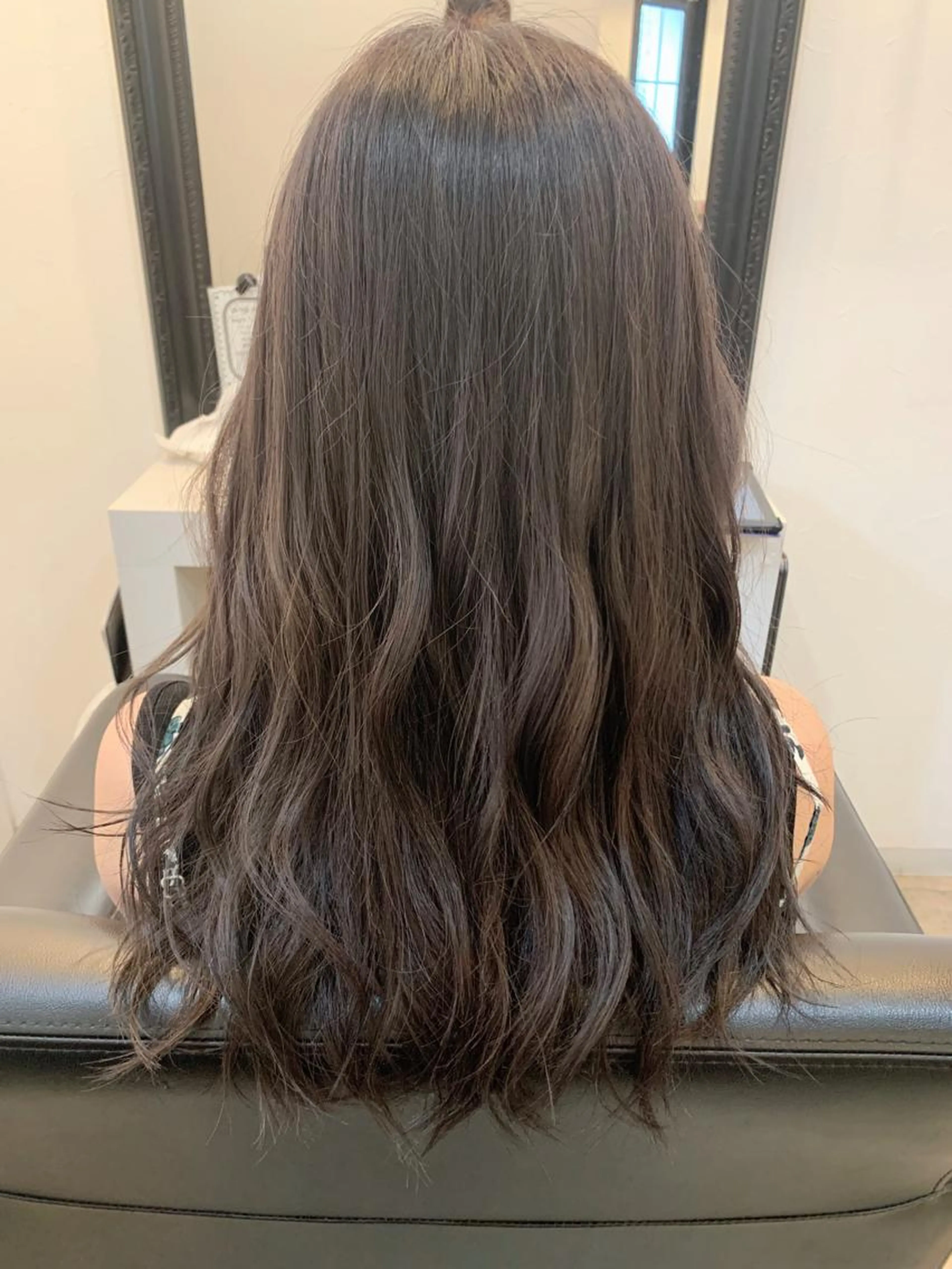 【平日限定】フルカラー＋集中ケアトリートメント⭐️白髪染めもOK🙆🏻‍♀️鎖骨下プラス500円の写真