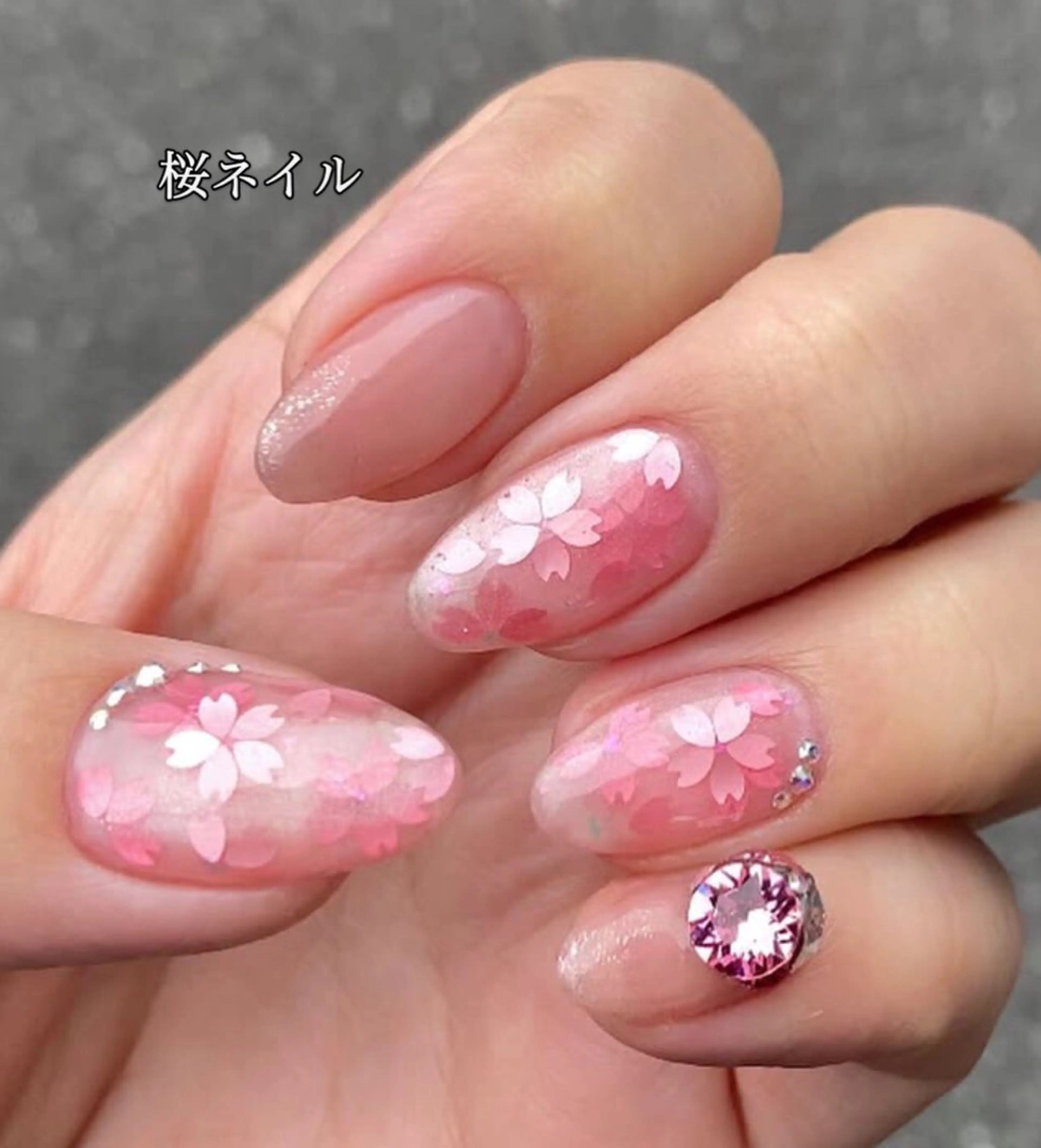 ネイル 桜ネイル ジェルネイル マグネットネイル オフィスネイル パラジェル ハンドネイル Roger 舞のネイルデザイン