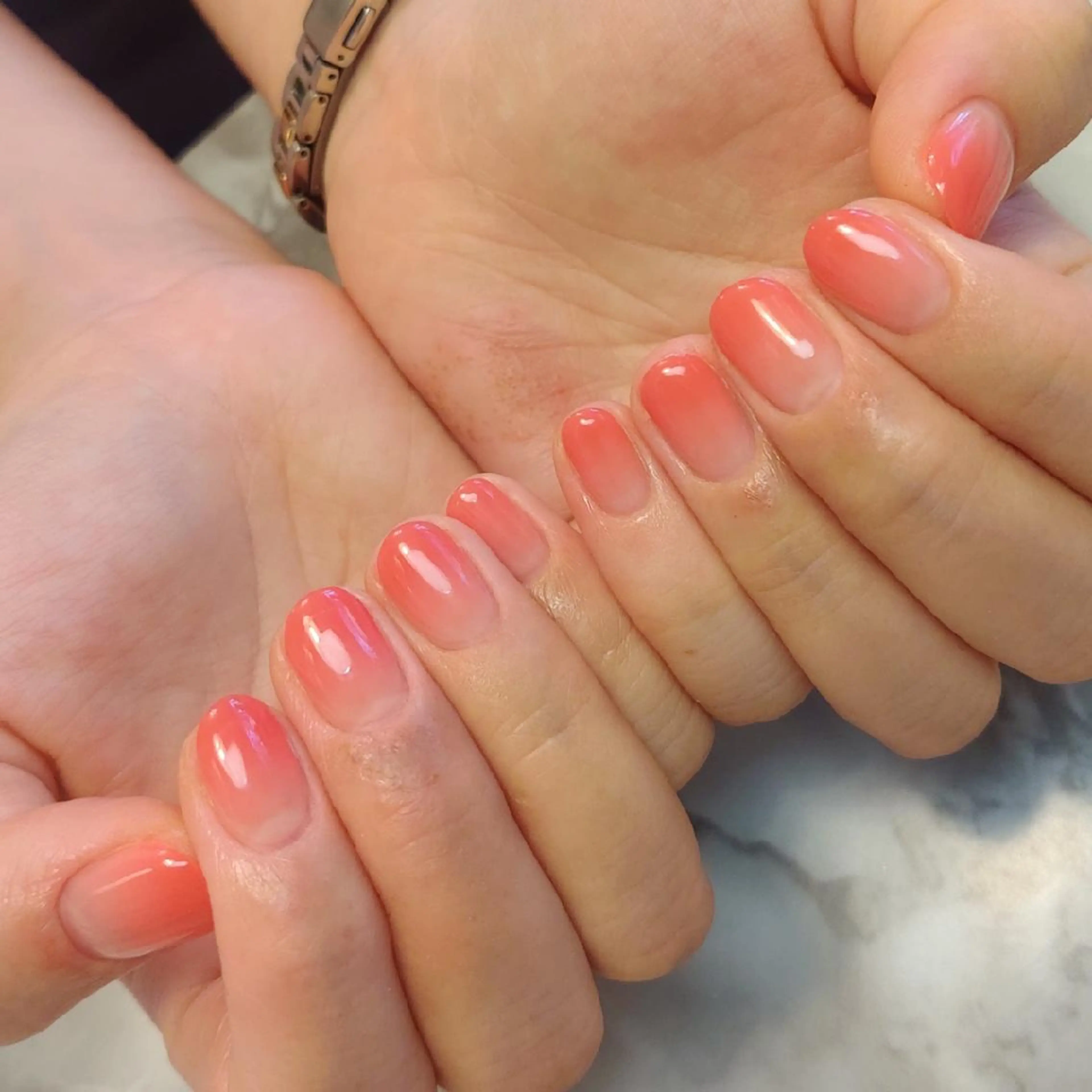 ネイル グラデーション ジェヌインネイル 河内のネイルデザイン