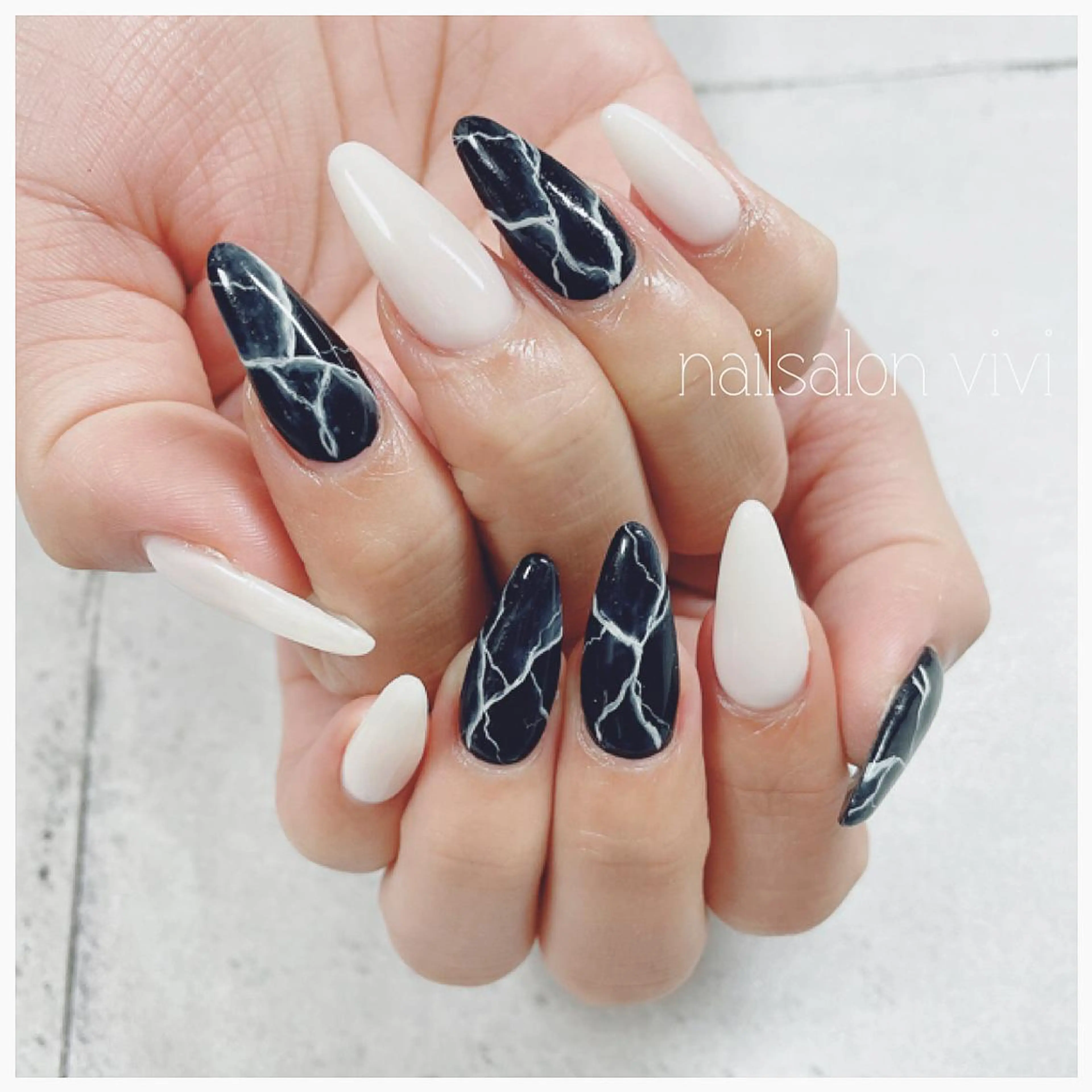 ネイル ＶＩＶＩ nailsalonのネイルデザイン