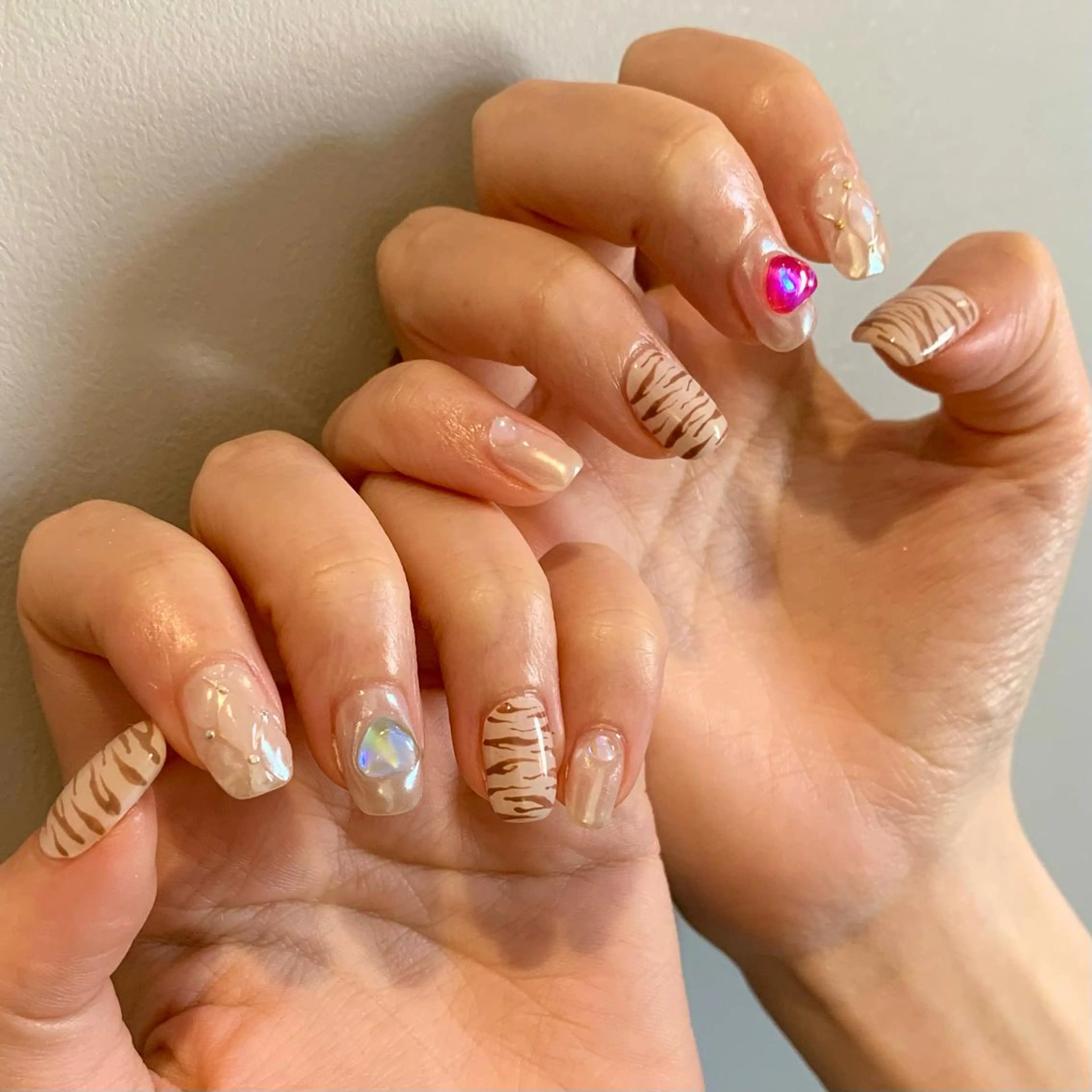 ネイル ハンドネイル ウシク ミユキのネイルデザイン