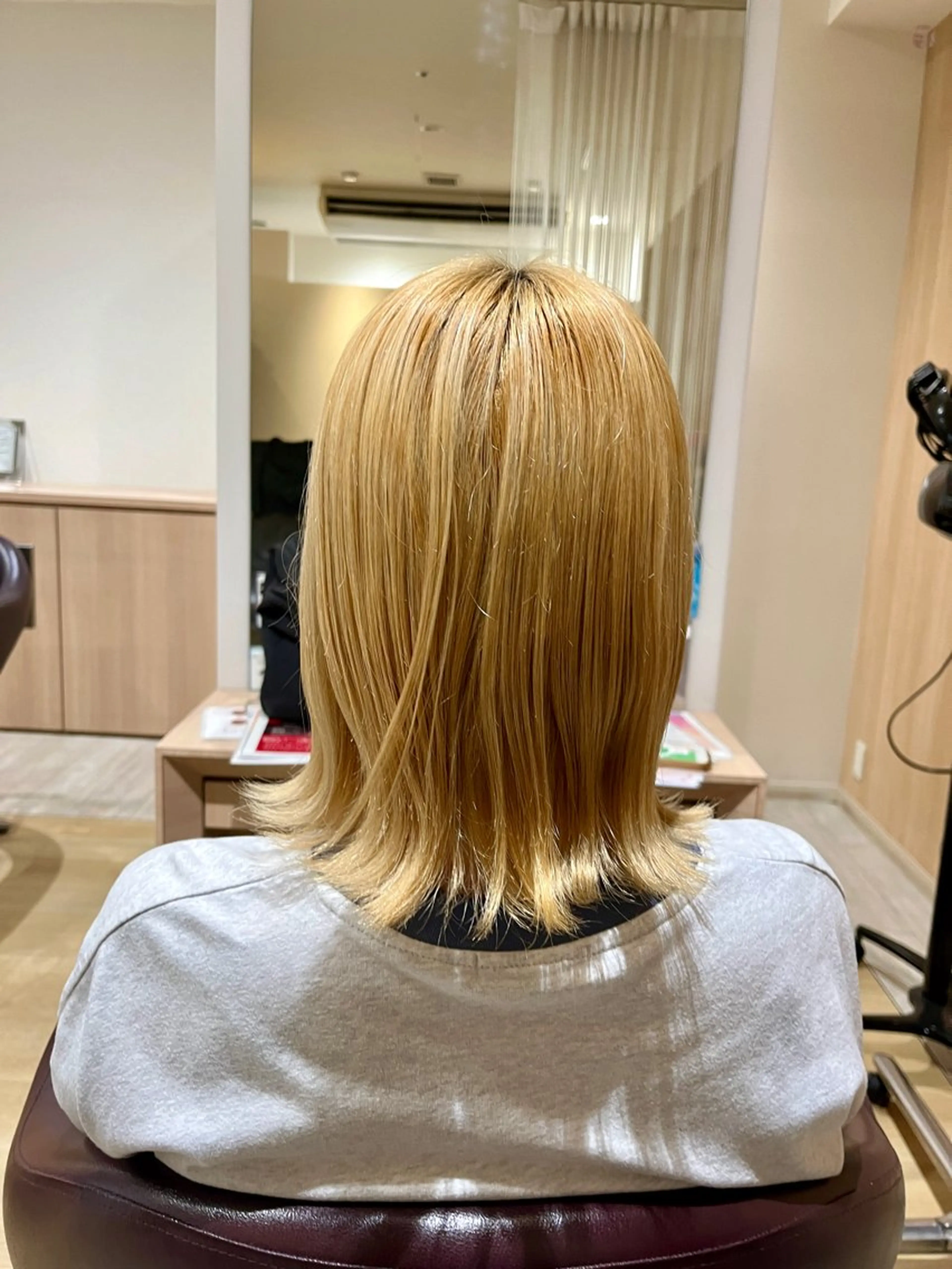 ミディアム カラー ブロンド ボブ メンズカット／パーマ 牛尾丈のヘアスタイル