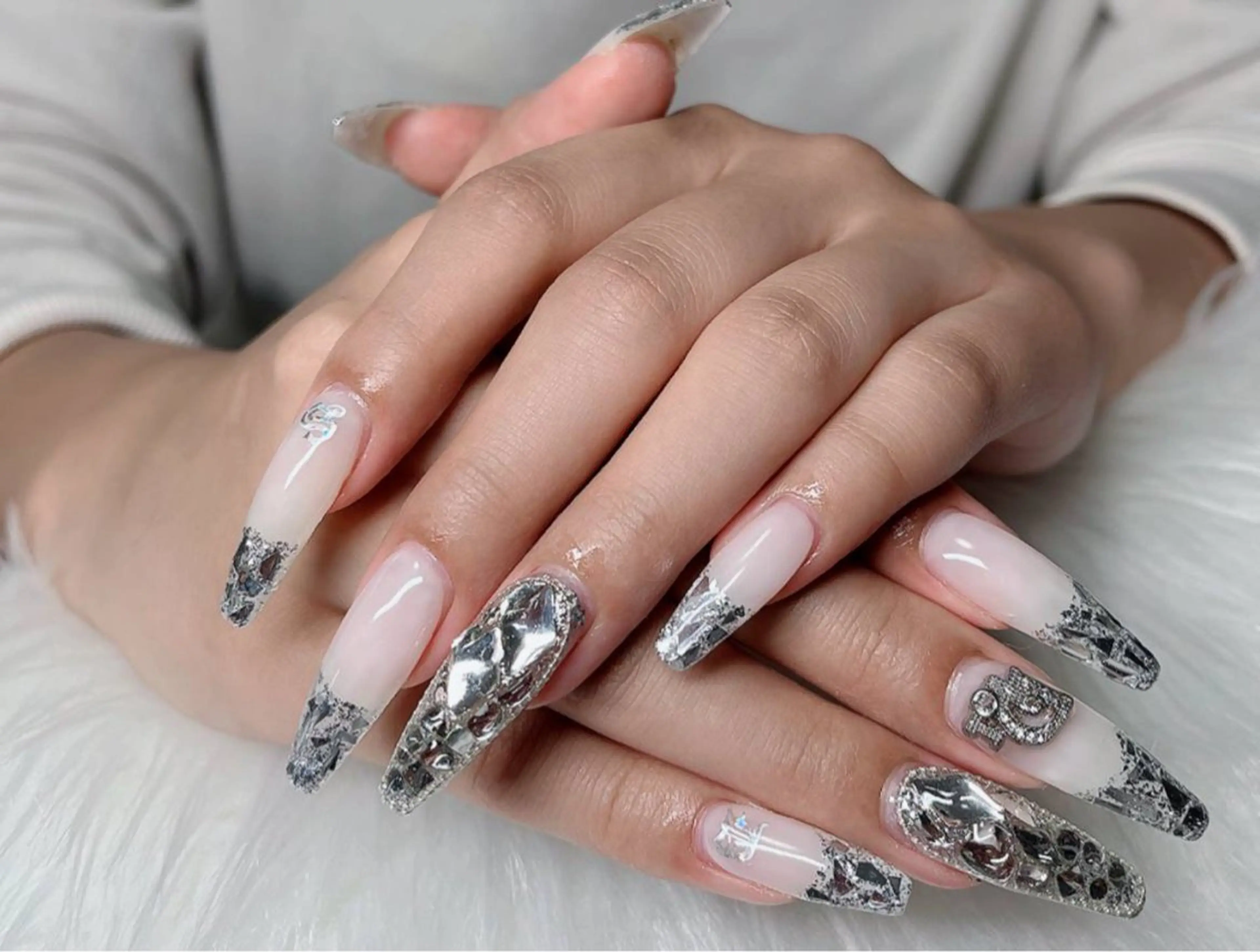 ネイル フレンチネイル ジェルネイル ガラスフレンチ ハロウィン ハート H.baby Nail Salonのネイルデザイン