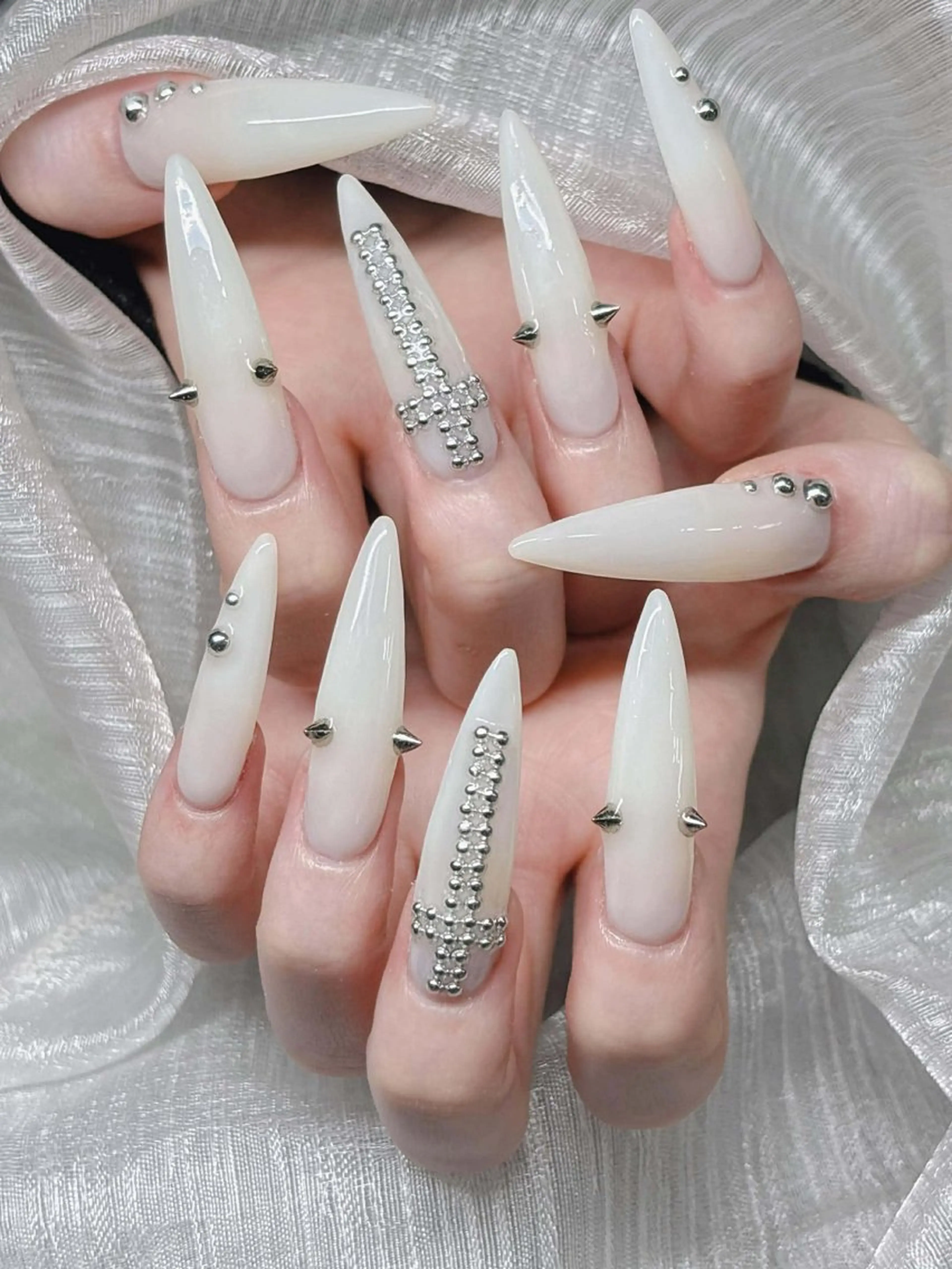 ネイル 長さ出し グラデーション 卒業式 キラキラネイル マグネットネイル ハンドネイル Lee Nailsのネイルデザイン