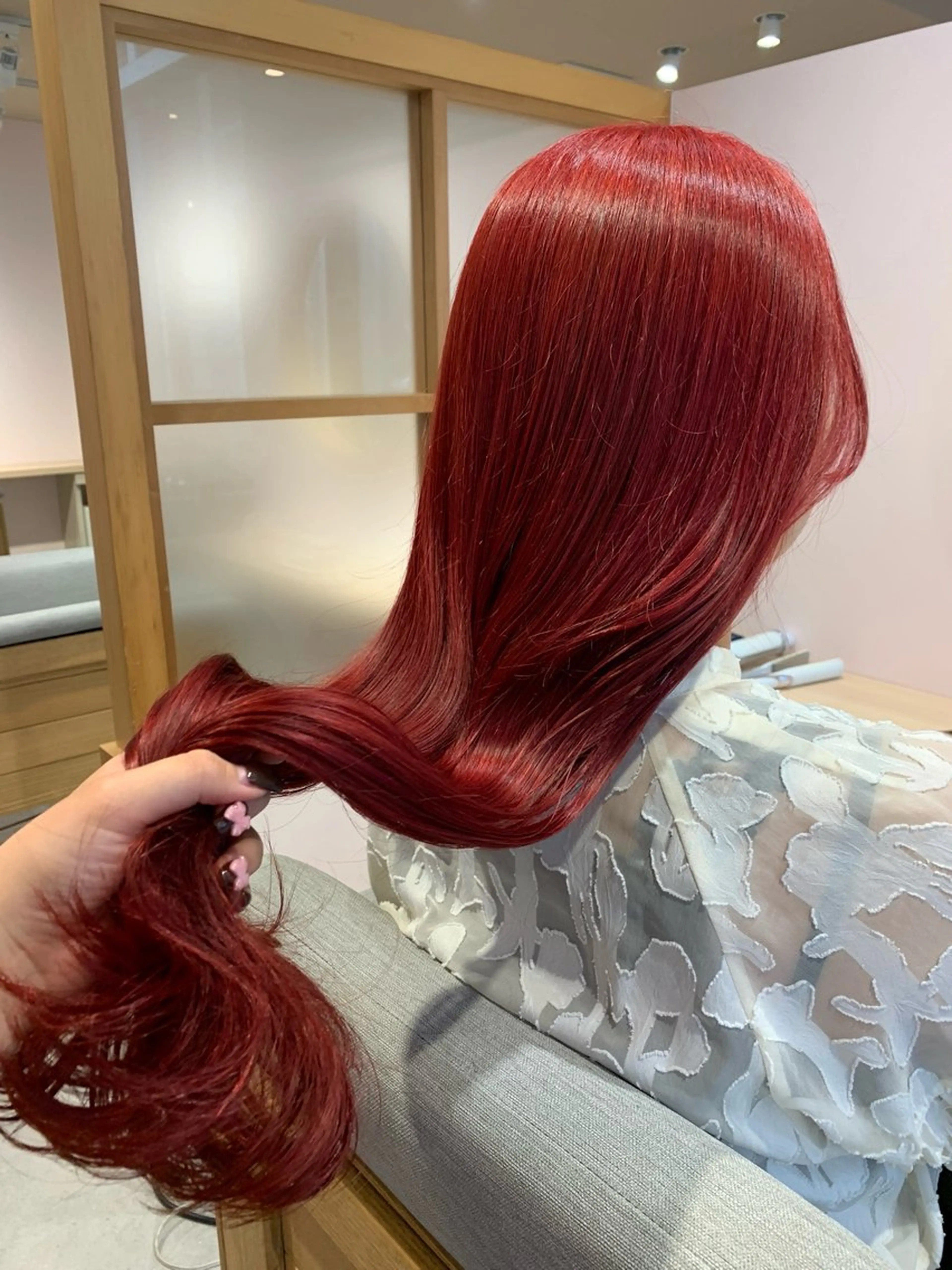 ロング カラー レッドカラー rio .のヘアスタイル