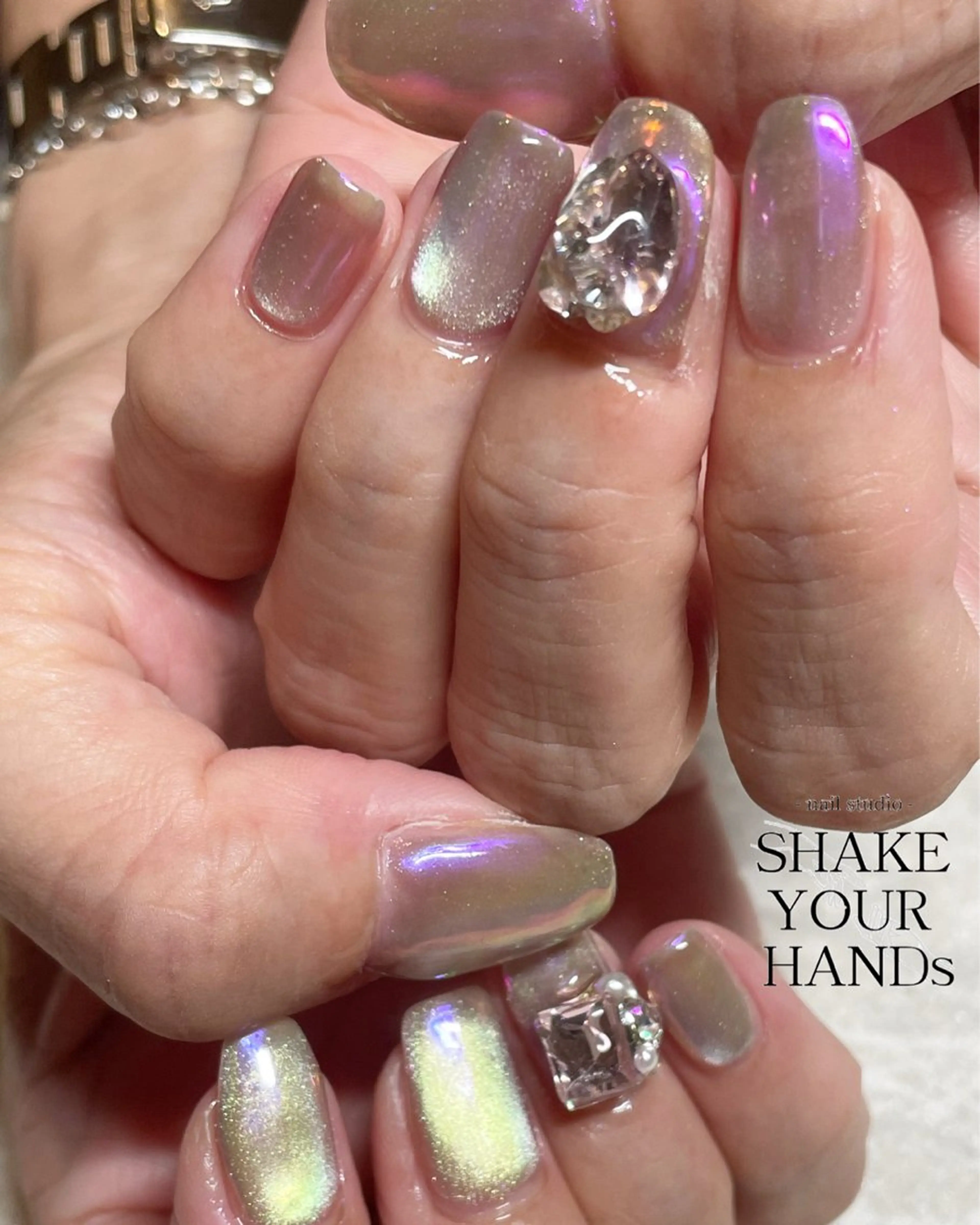 ネイル マグネットネイル ミラーネイル ハンドネイル ネイルスタジオ シェイクユアハンズのネイルデザイン