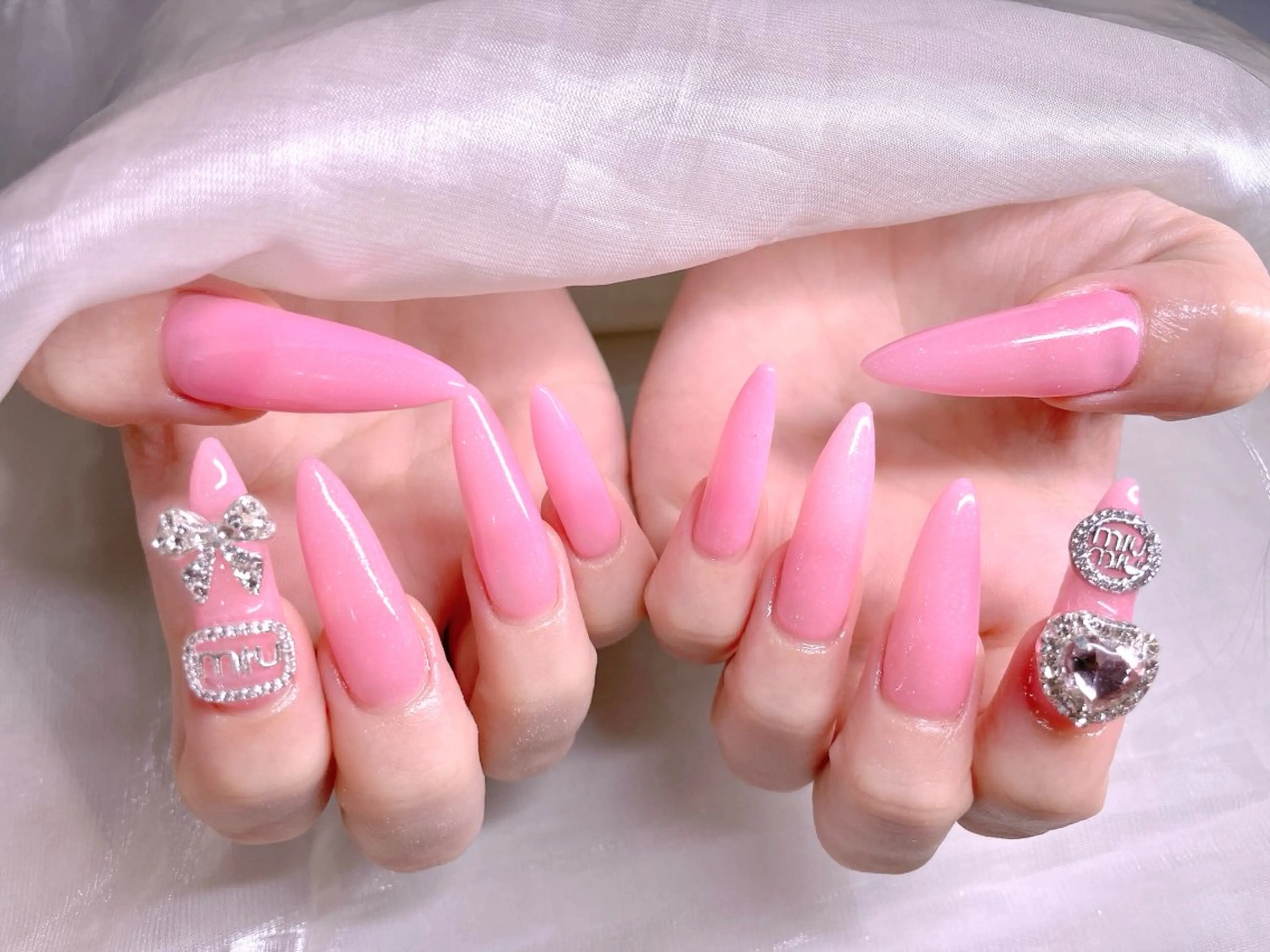 ネイル チークネイル フレンチネイル ハート 韓国ネイル マグネットネイル ハンドネイル リン リンのネイルデザイン
