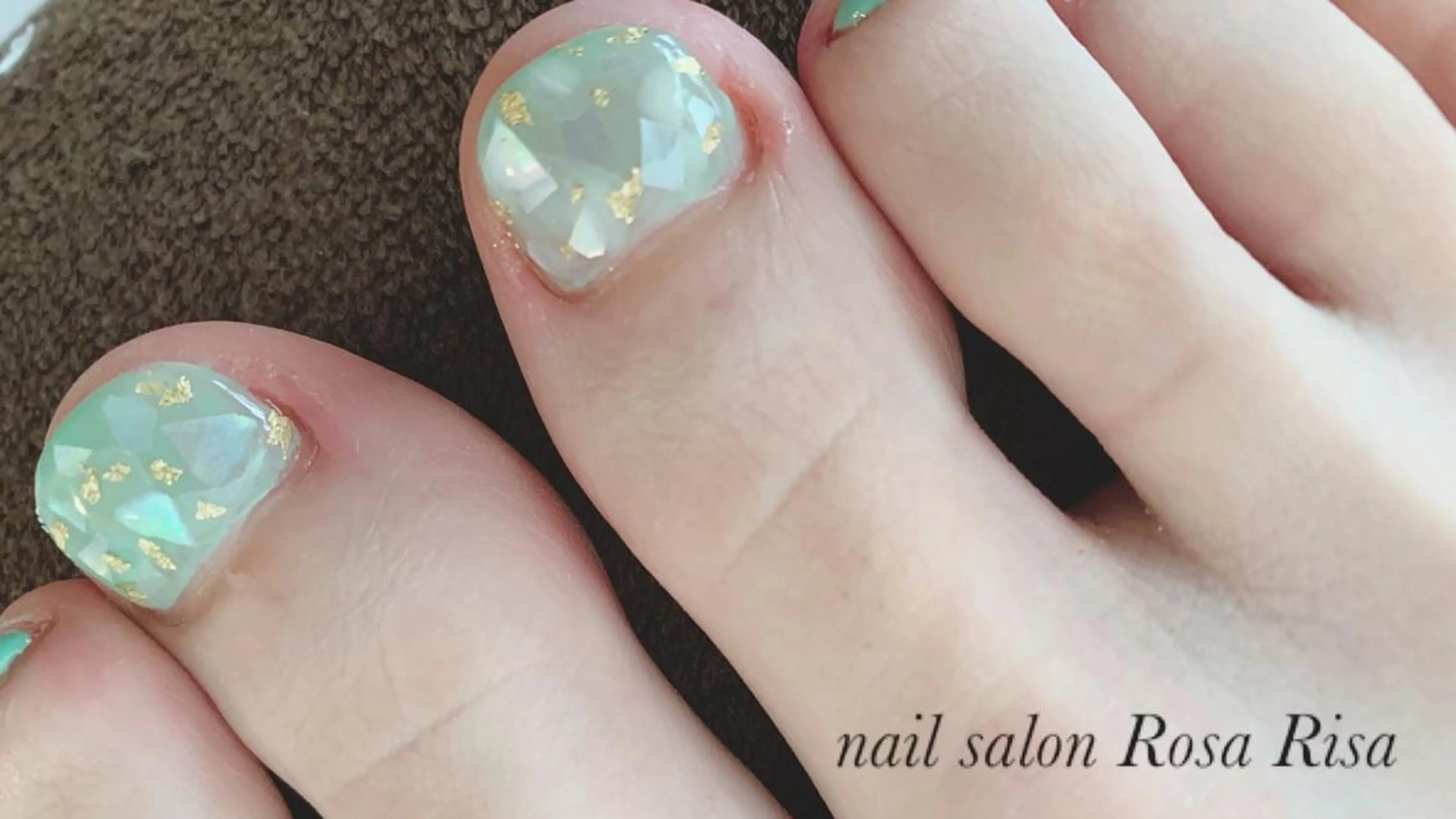 ショート ネイル グリーン ネイルスタジオ シェイクユアハンズのネイルデザイン