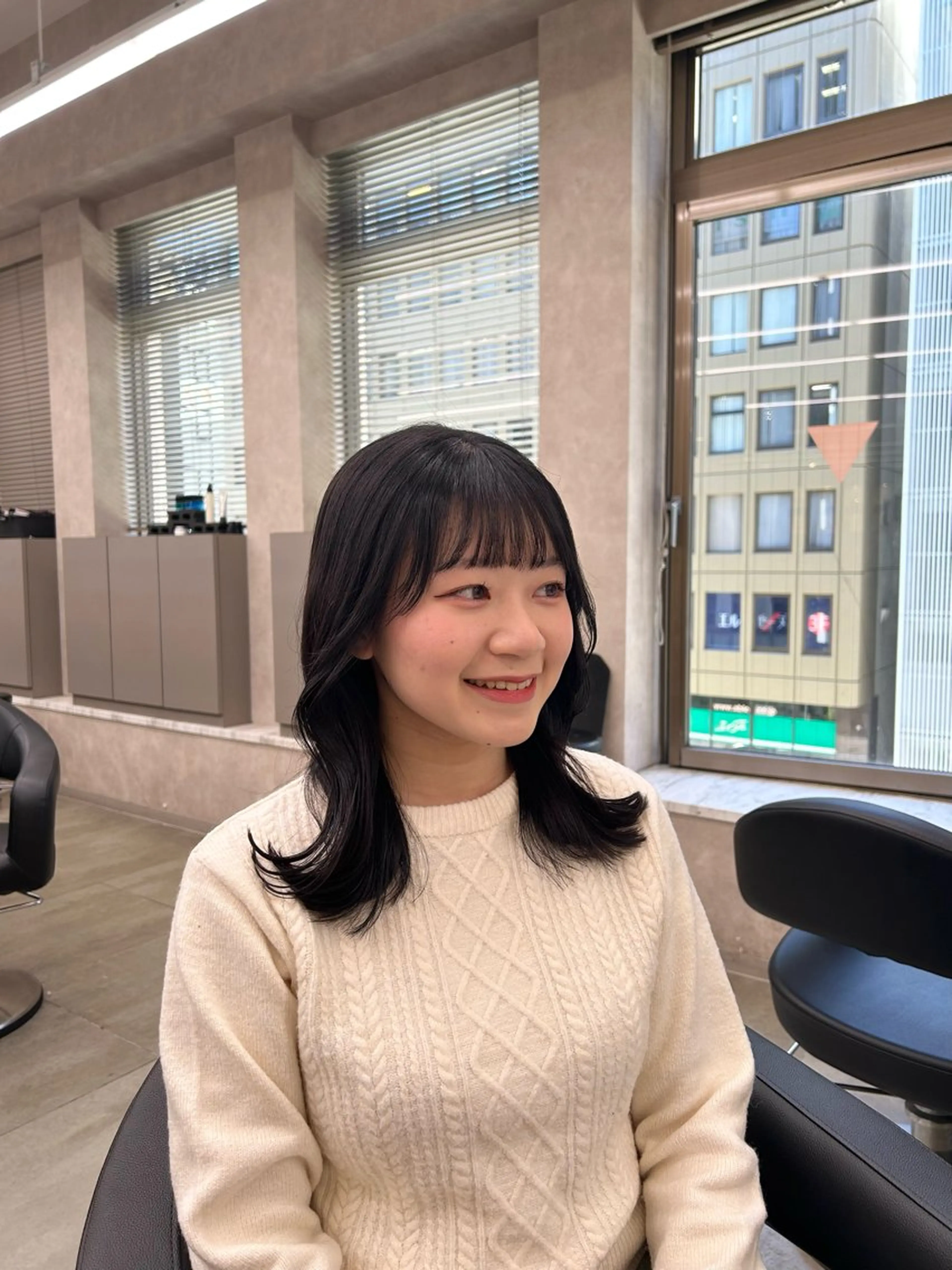 カラー ヘアカラー トリートメント 透明感ベージュ🤎 ナチュラルレイヤーのヘアスタイル