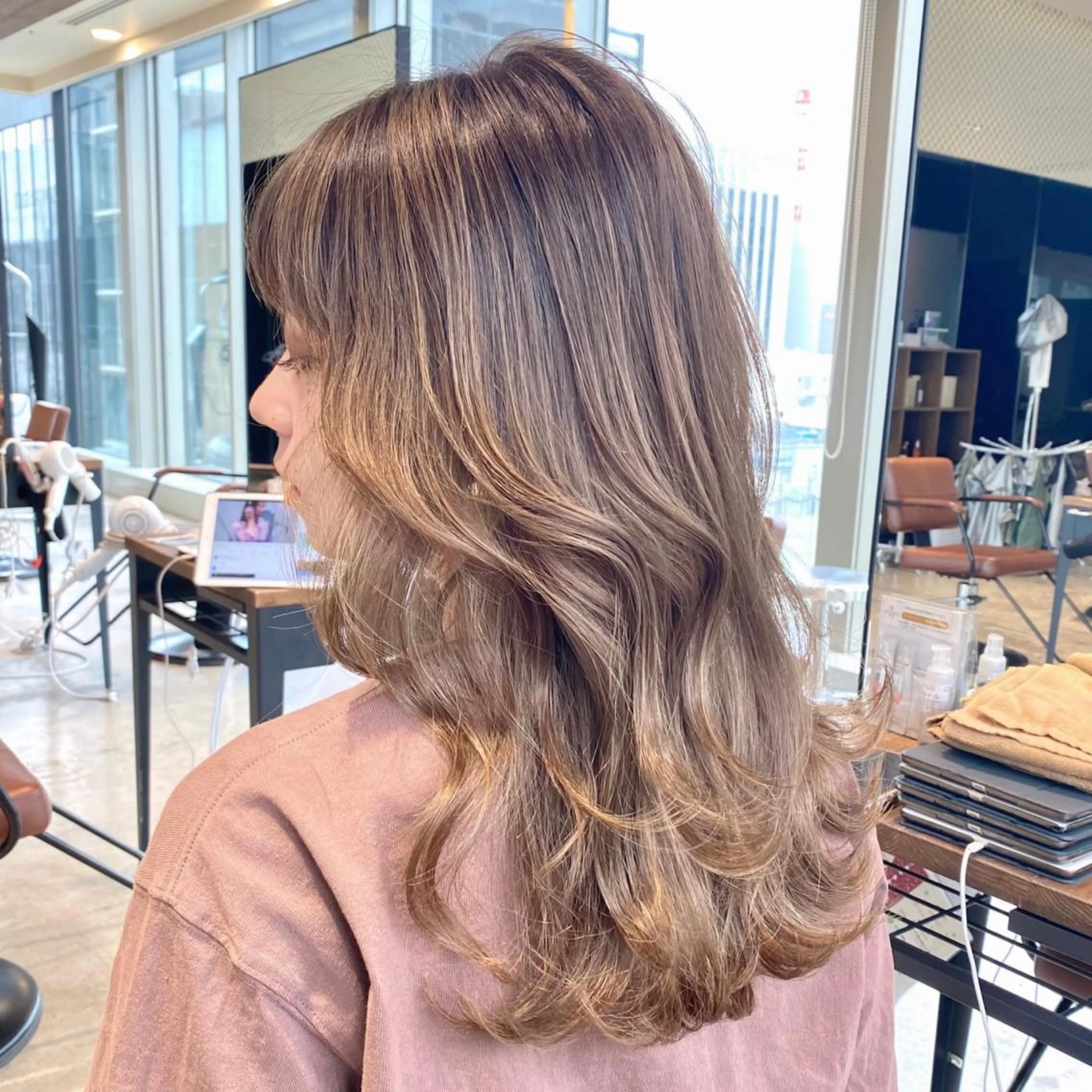 セミロング レイヤー/顔周り /透明感🩶高橋大のヘアスタイル