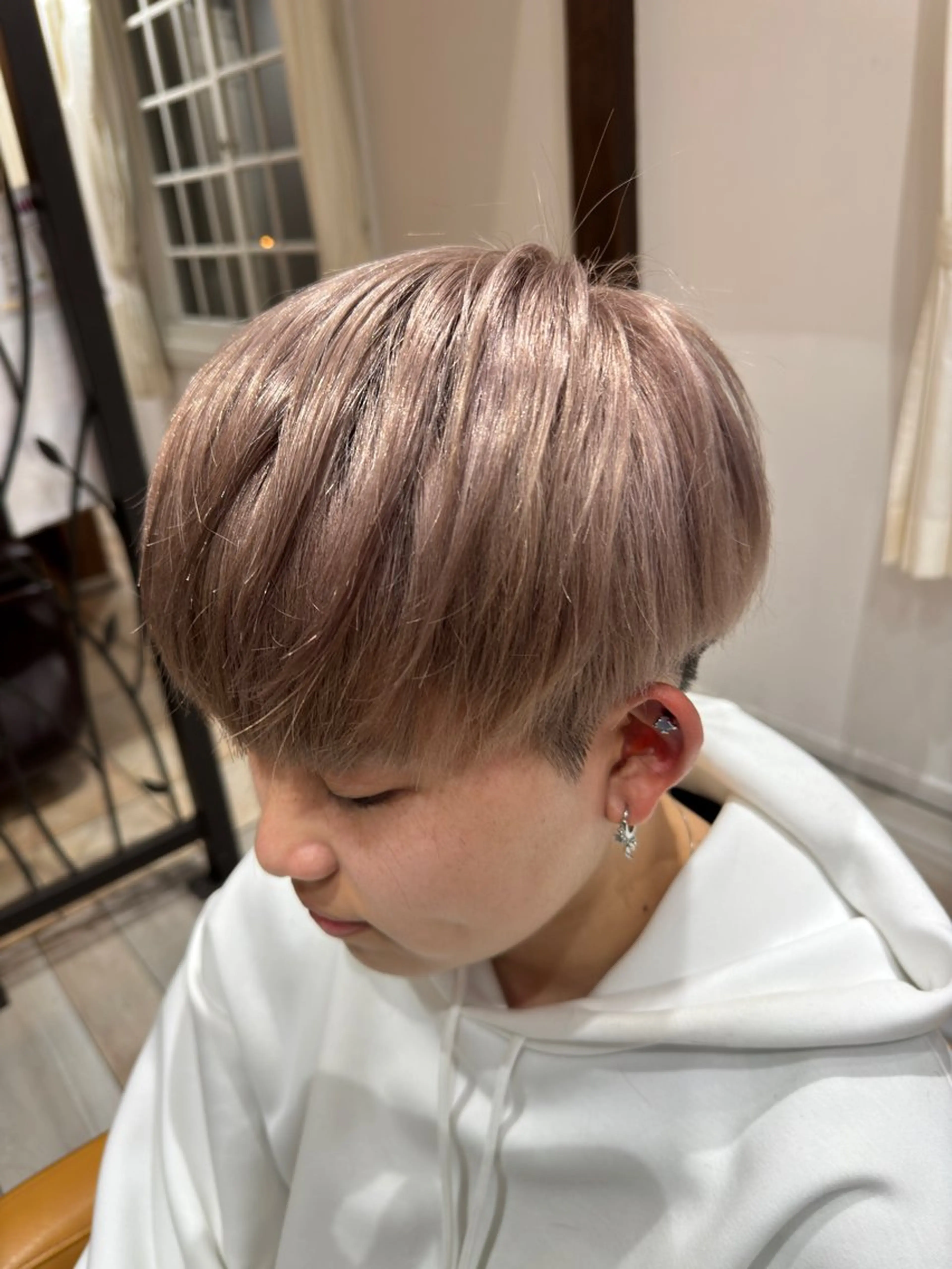 ショート カラー ベージュカラー ミルクティーベージュ 北村 優樹のヘアスタイル