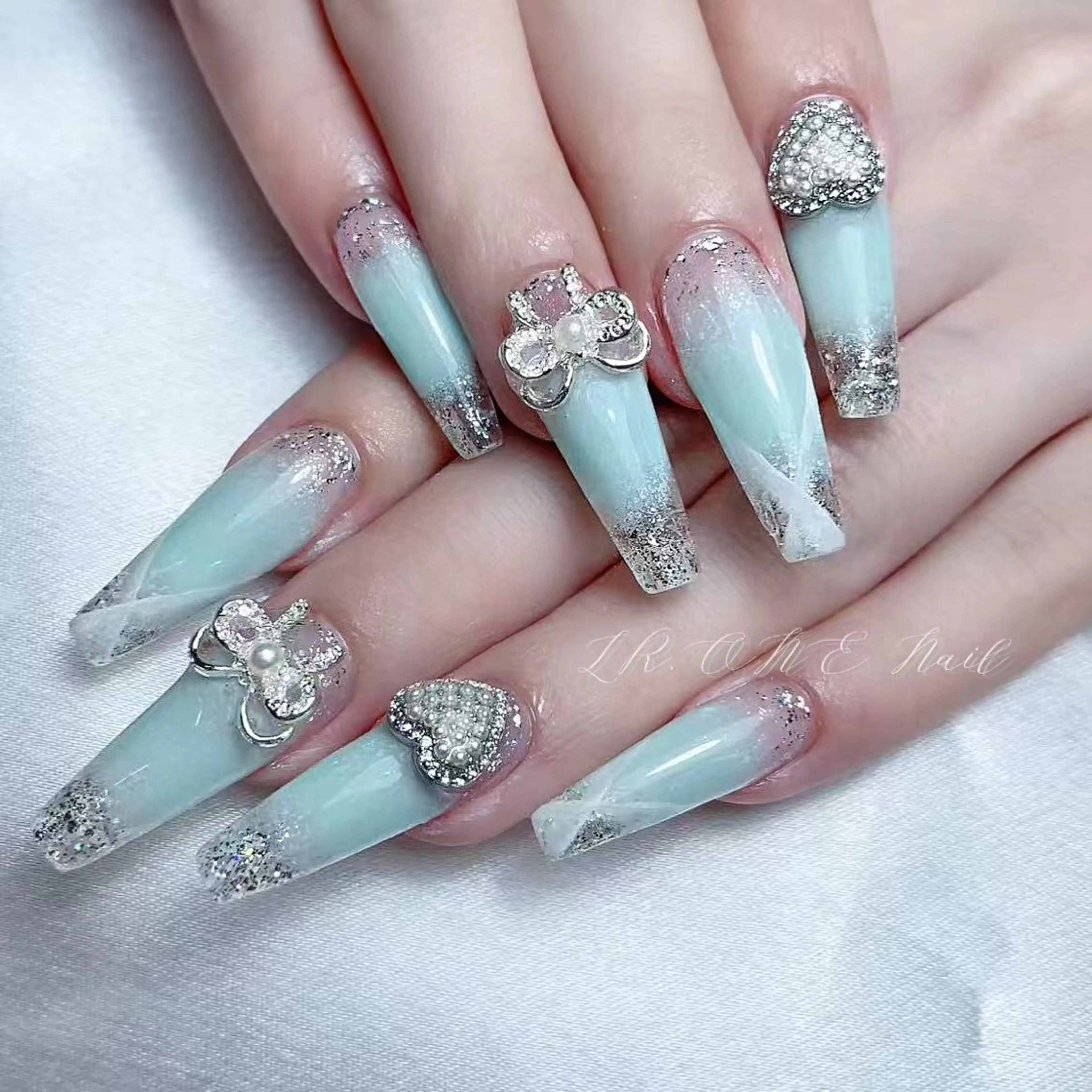 ネイル ハンドネイル LR.ONE ヨウのネイルデザイン