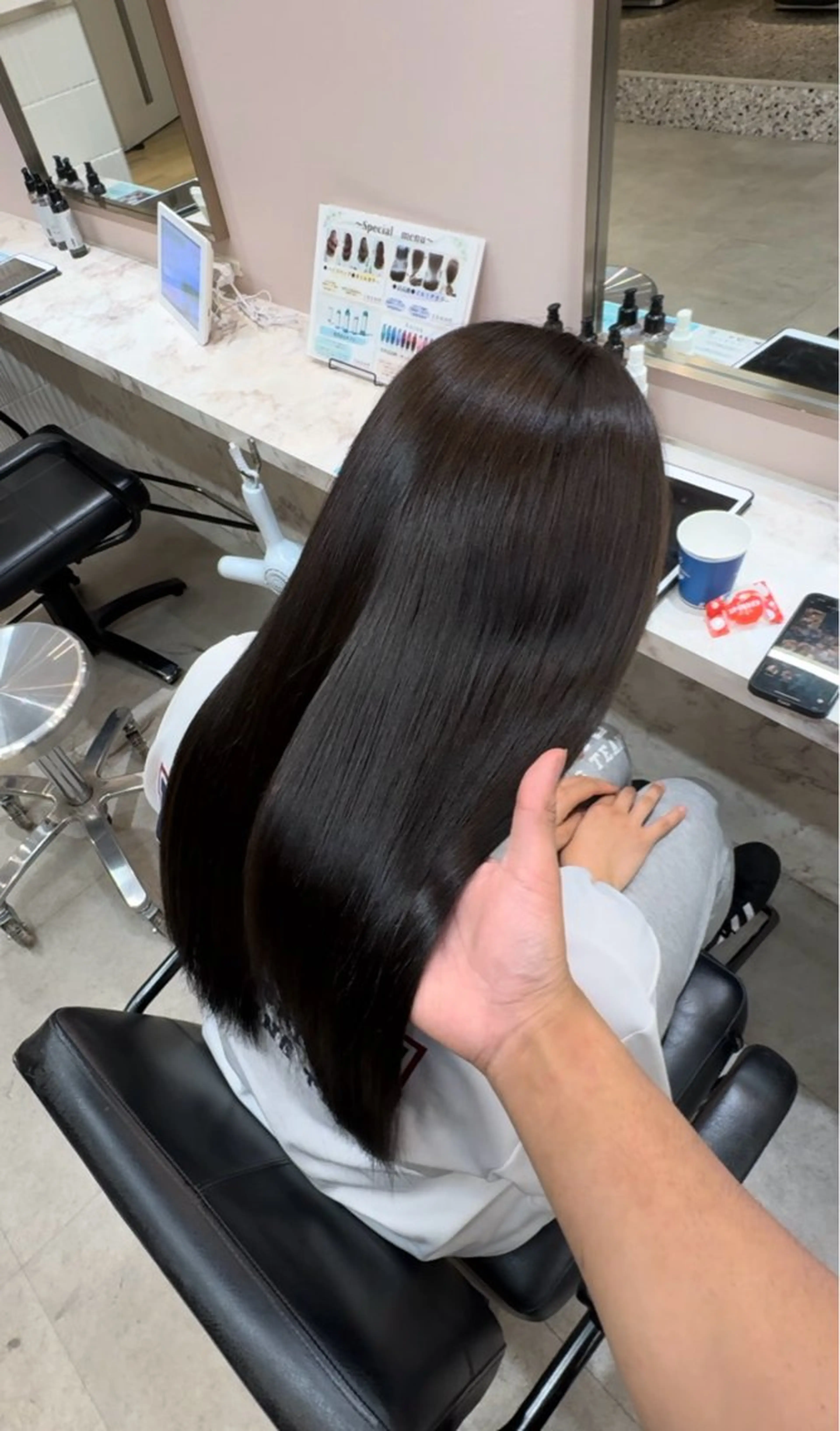 ロング ガレリアエレガンテ　サカエテン所属・田中俊　縮毛矯正 髪質改善のヘアスタイル