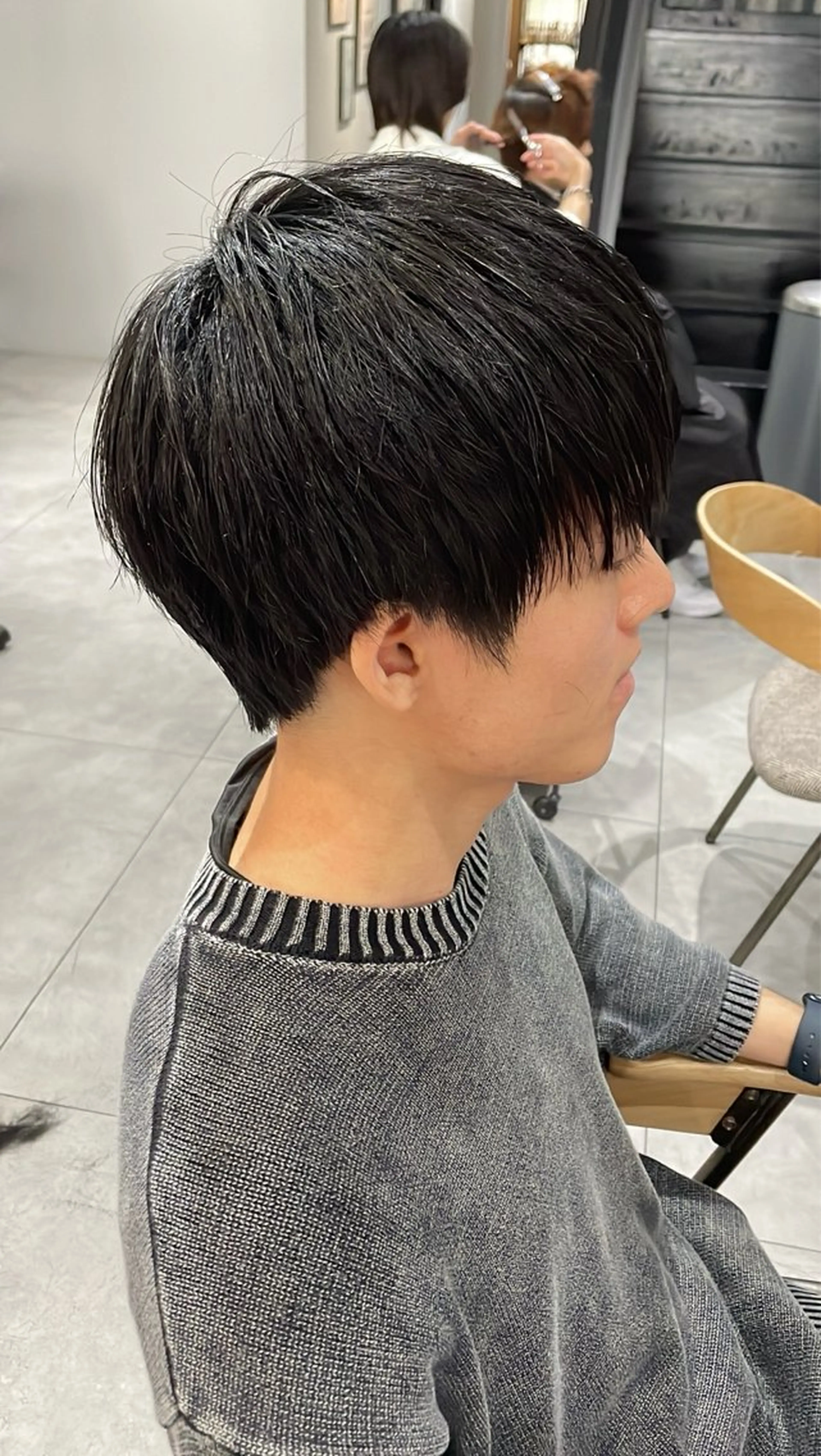 メンズ マッシュウルフ マッシュ ツーブロック 刈り上げ メンズウルフカット 鈴木 崇之のヘアスタイル