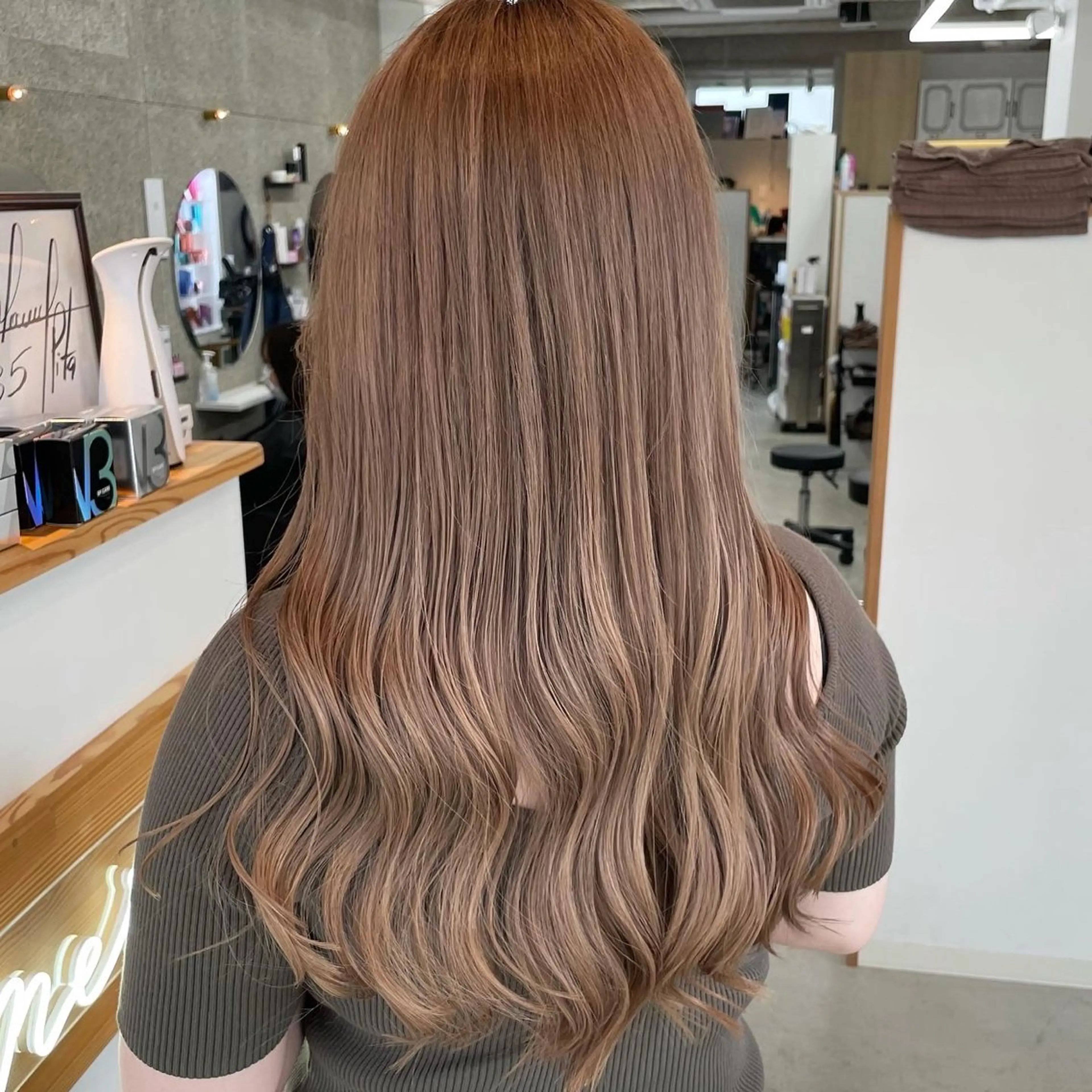 セミロング カラー ヘアカラー トリートメント Lull (シェアサロンReco VIProom)所属・Lull1人美容室 バレイヤージュのヘアスタイル