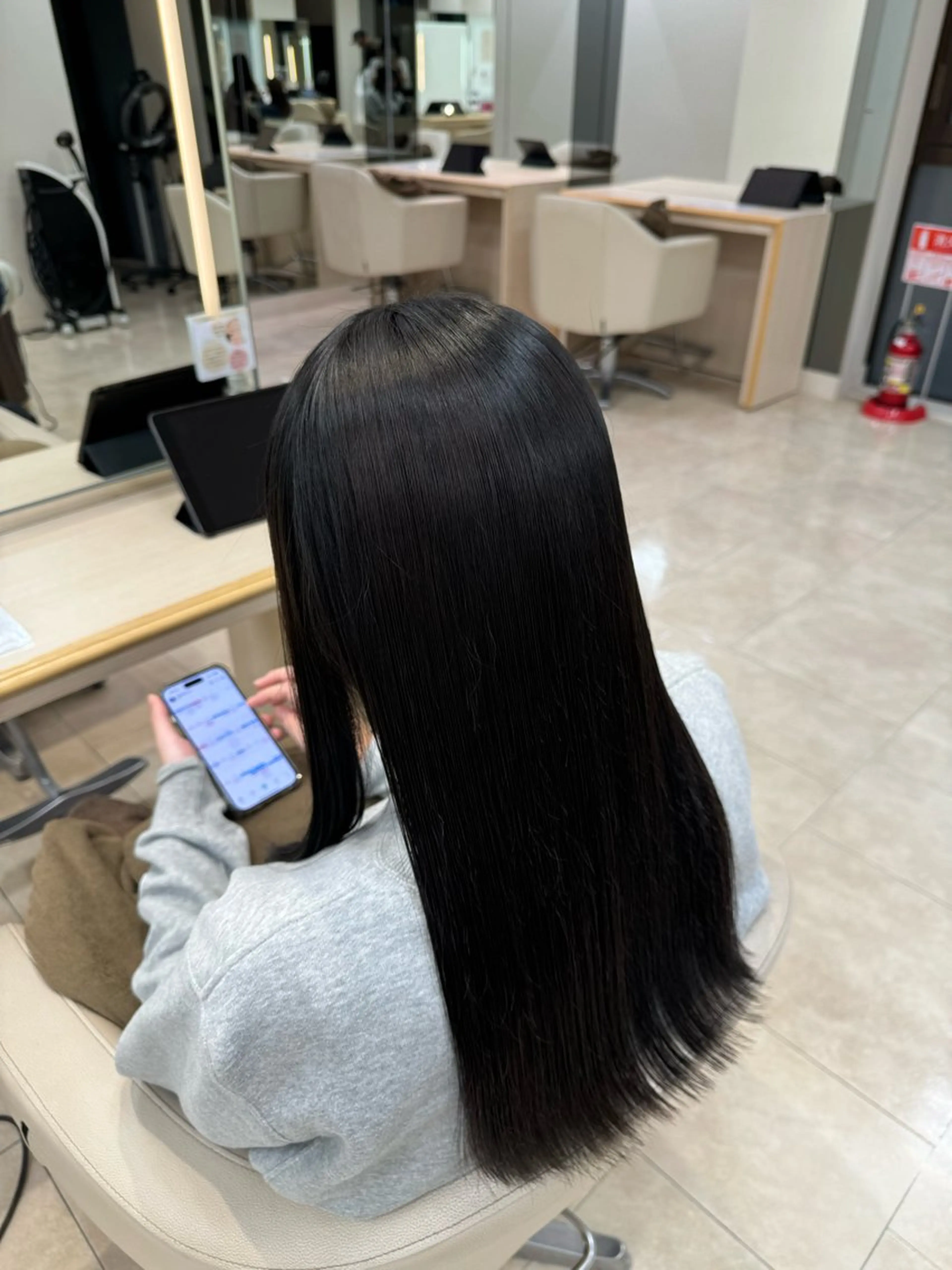 カラー kenje luscaのヘアスタイル