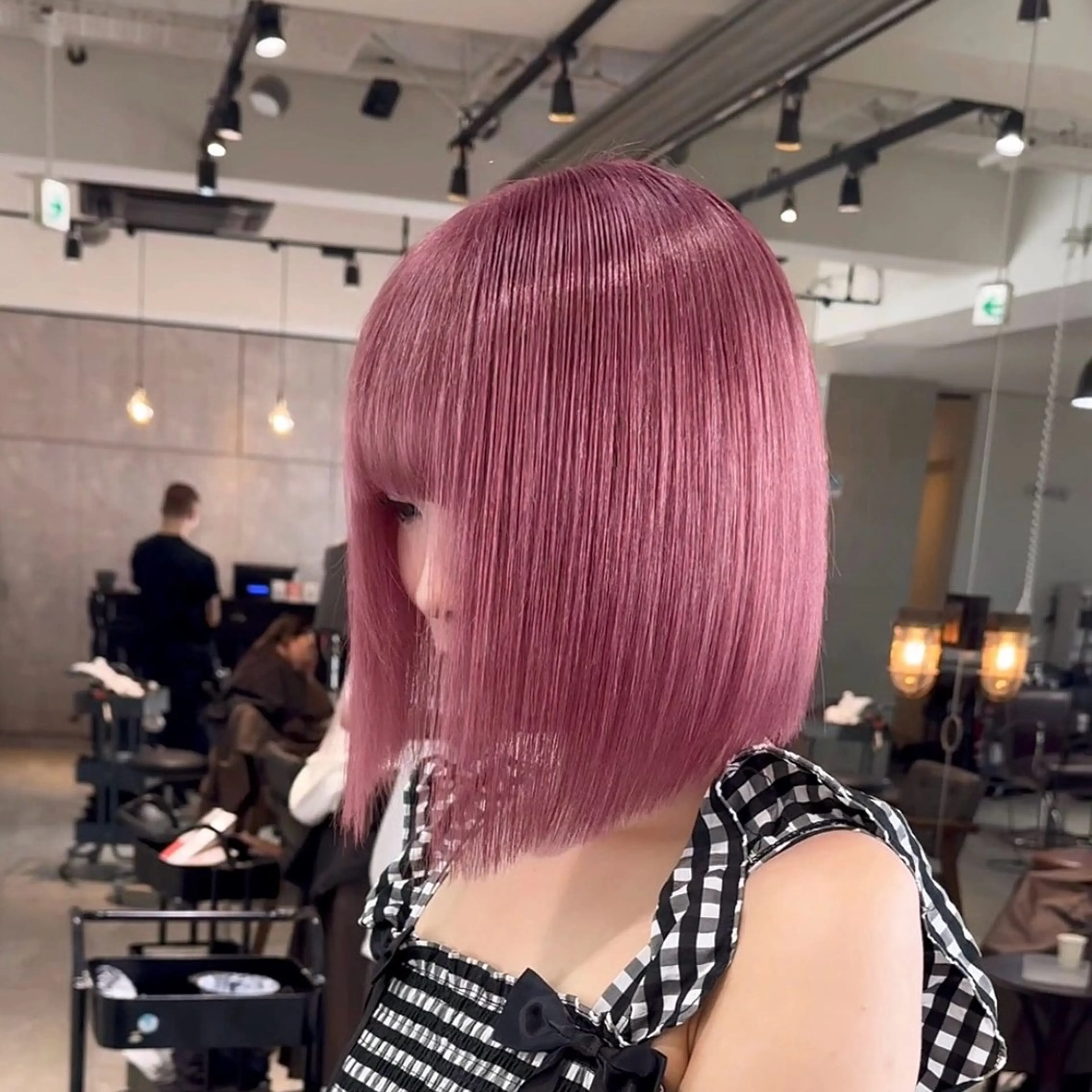 ミディアム カラー ヘアカラー 🩵ྀིハイトーン みほ🎀🫐のヘアスタイル
