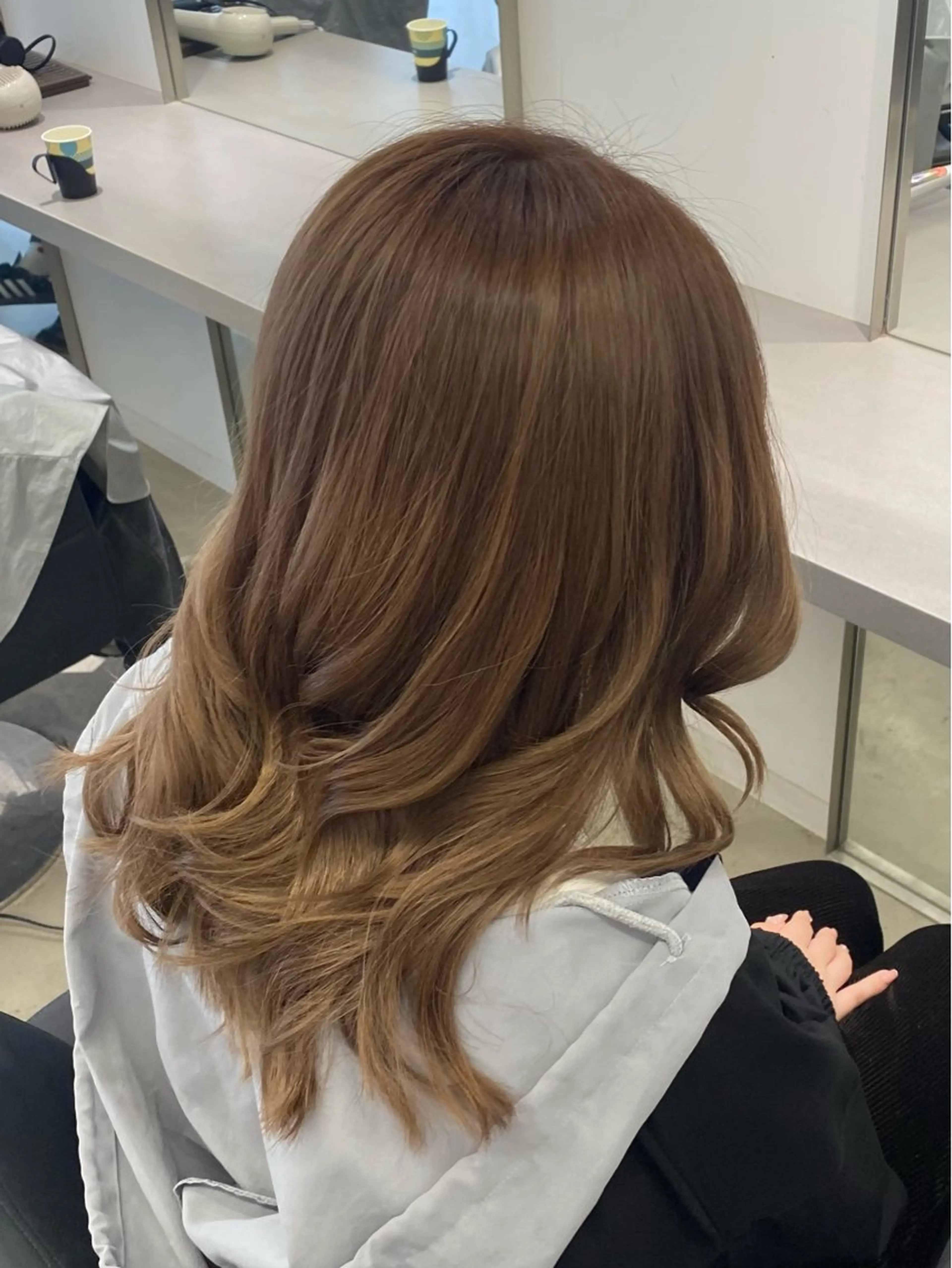 カラー ブラウンカラー オリーブブラウン towa / EIGHTのヘアスタイル