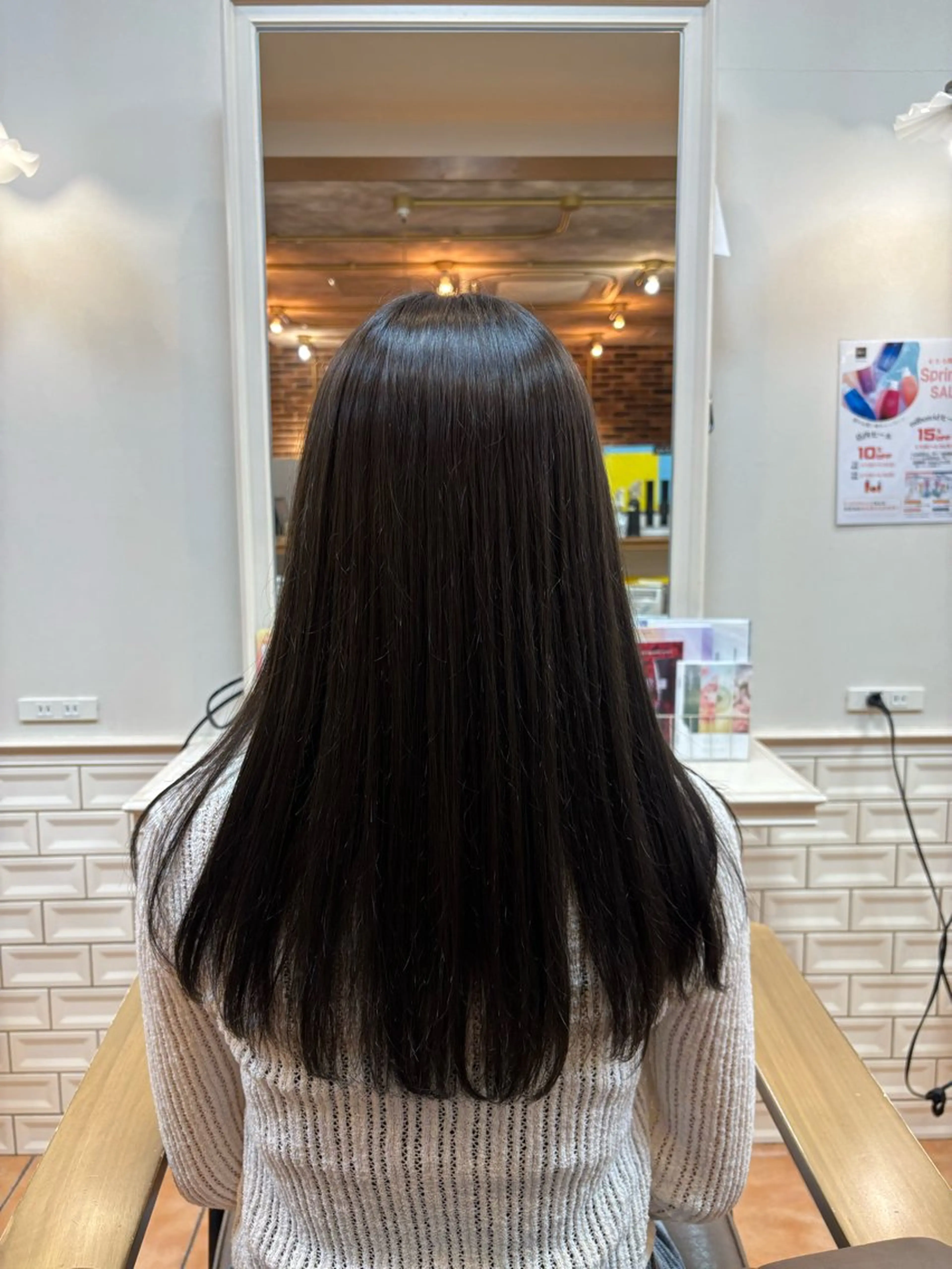 カラー グレージュ 荒牧 咲良のヘアスタイル