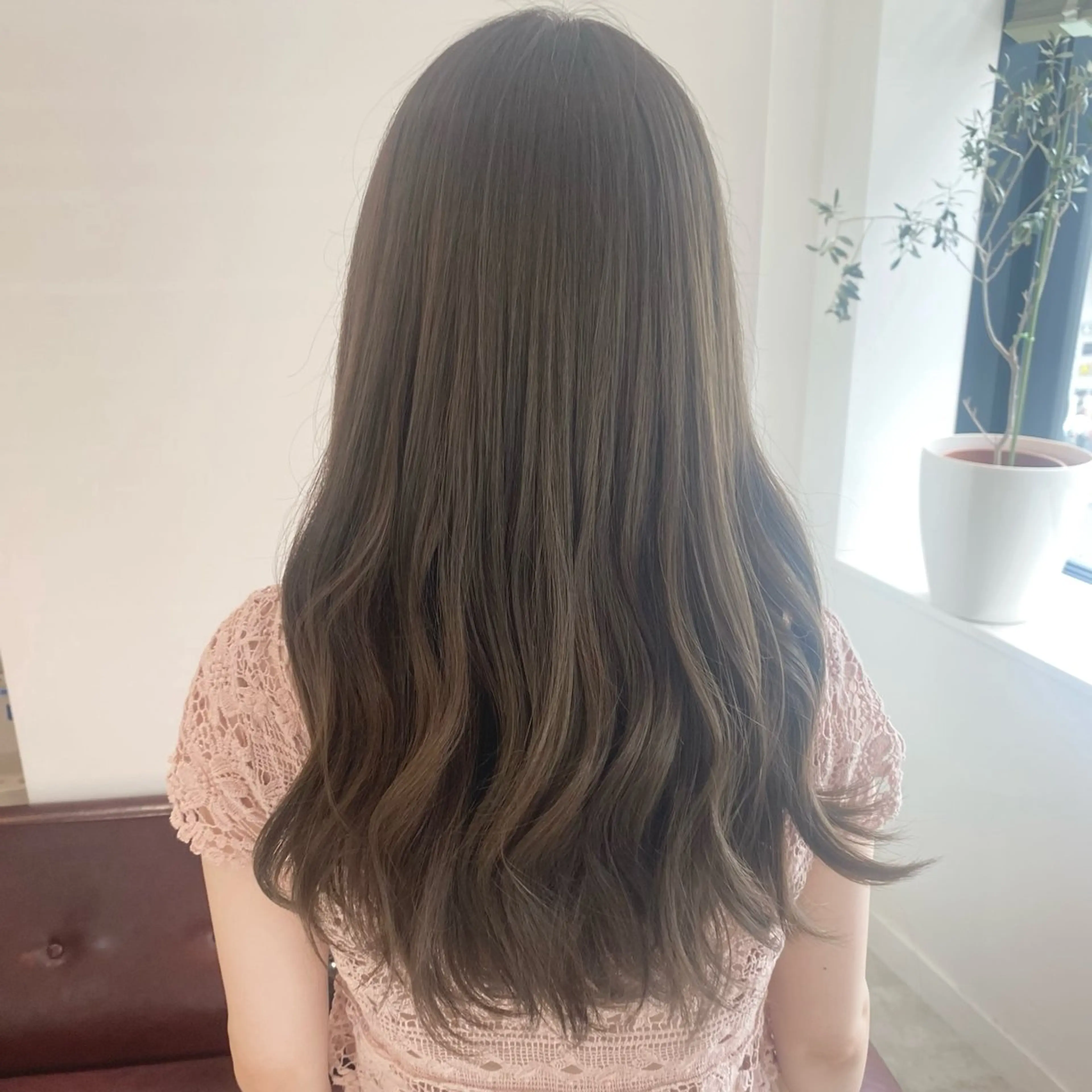 ロング カット ヘアカラー トリートメント 吉原 みえのヘアスタイル