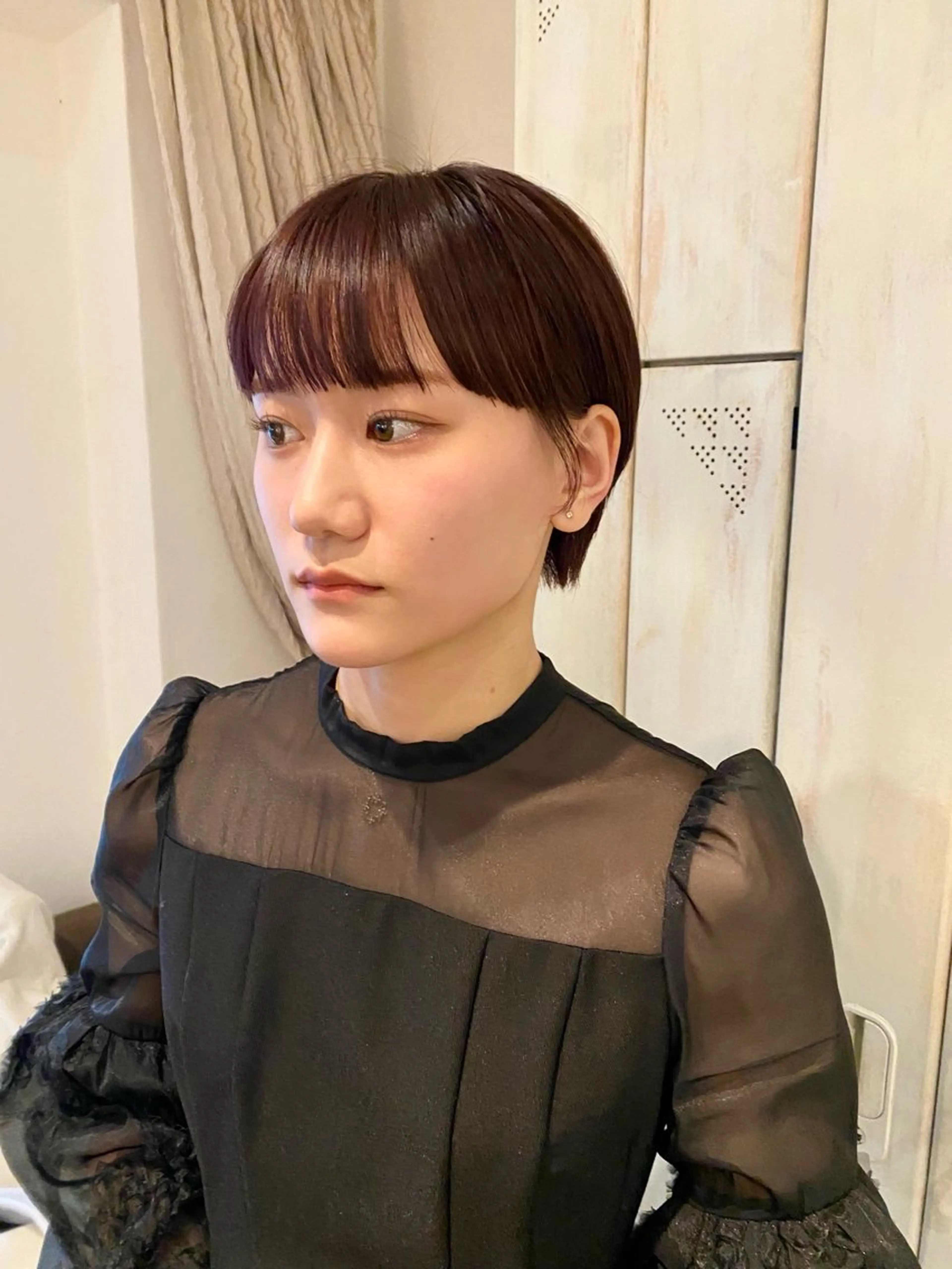 前髪カット、ダメージレスカラー、超音波トリートメントの写真