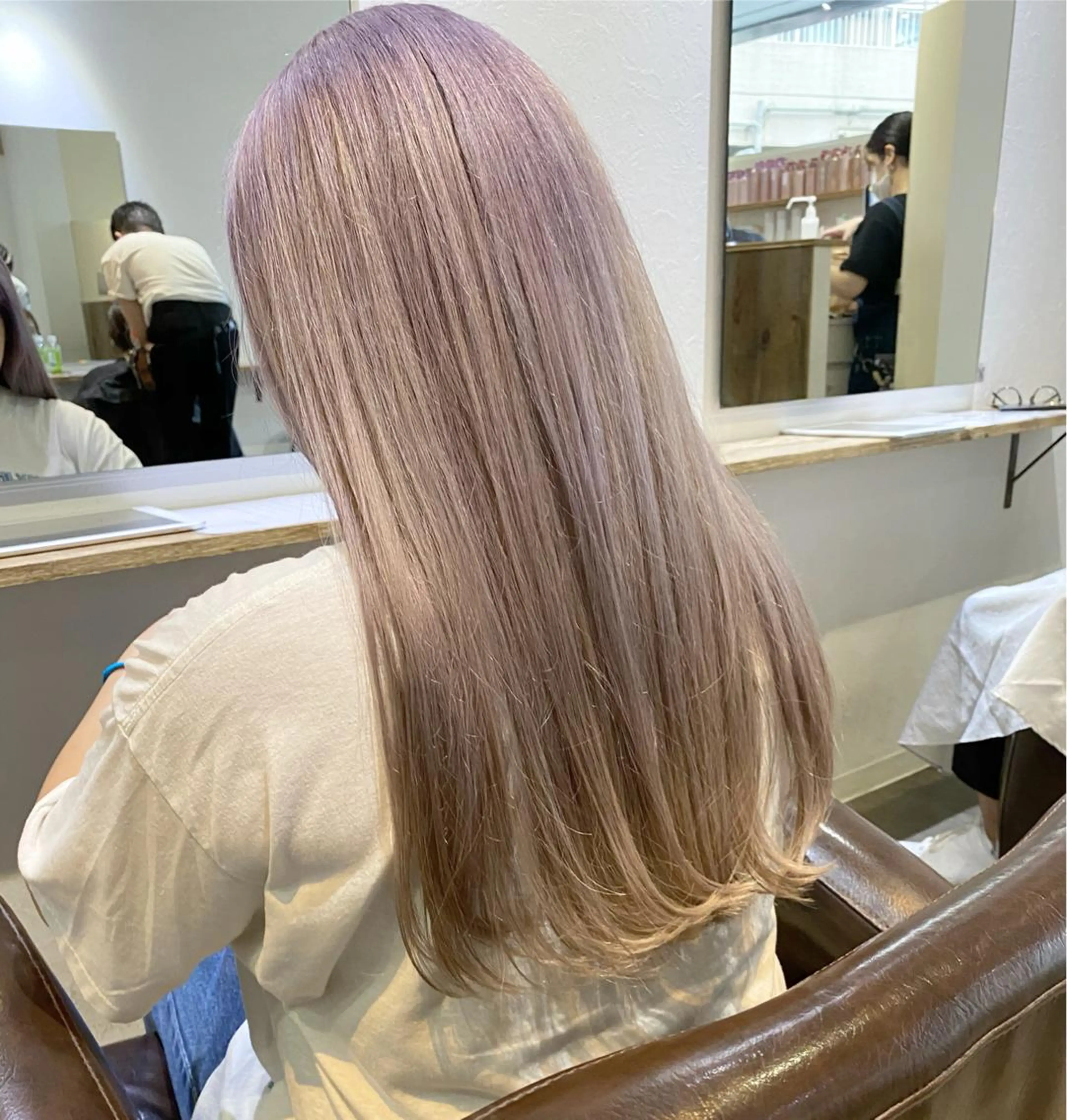 ロング カラー パーマ ヘアアレンジ メンズ キッズ ネイル マツエク・マツパ メンズブリーチ ブリーチ ラベンダーカラー ホワイト ヘアカラー 森貴裕/ベージュ/ パーマ/オリーブのヘアスタイル