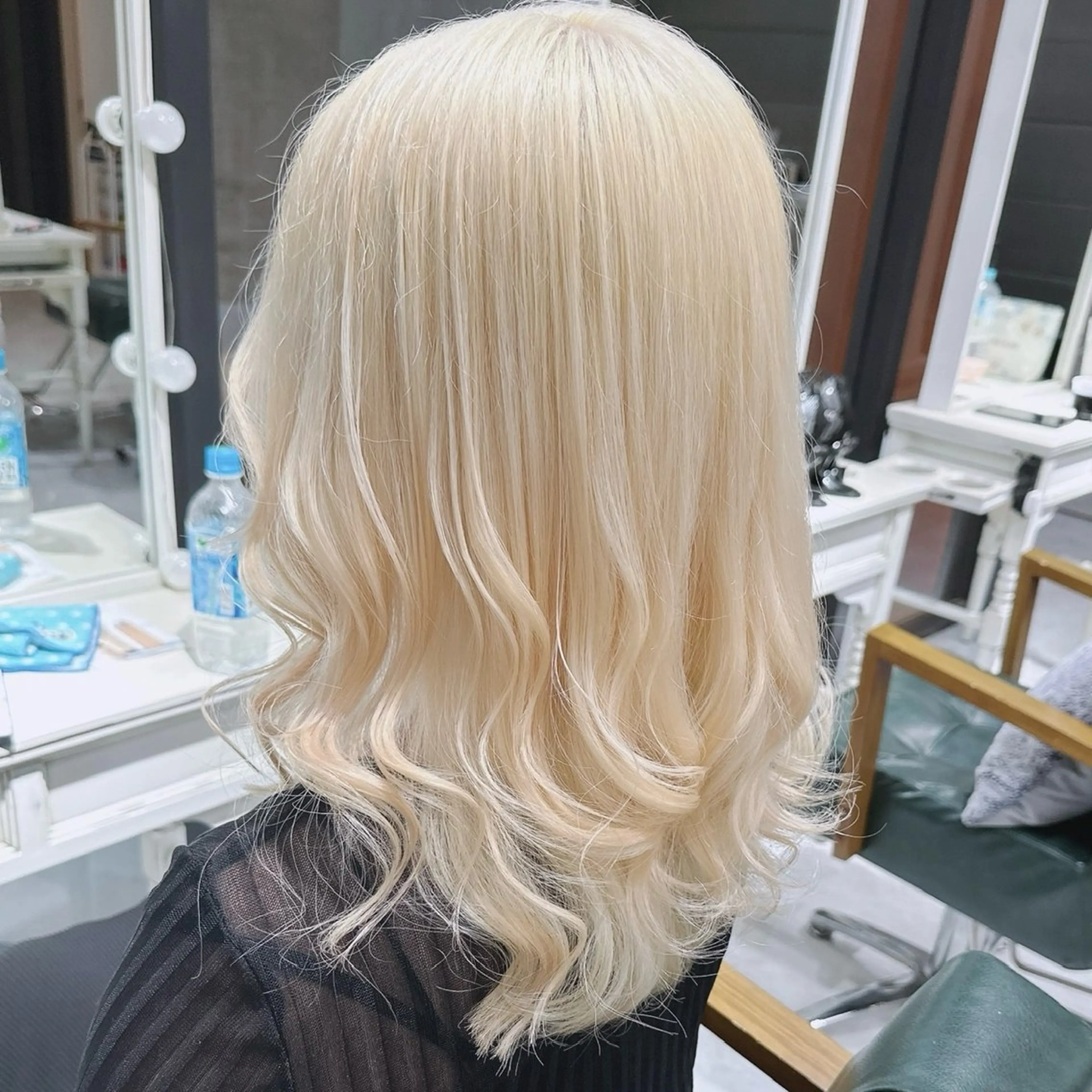 ミディアム カラー ブリーチ ブロンド デザインカラー ハイトーンカラー ヘアカラー トリートメント DAYS Men’sのヘアスタイル