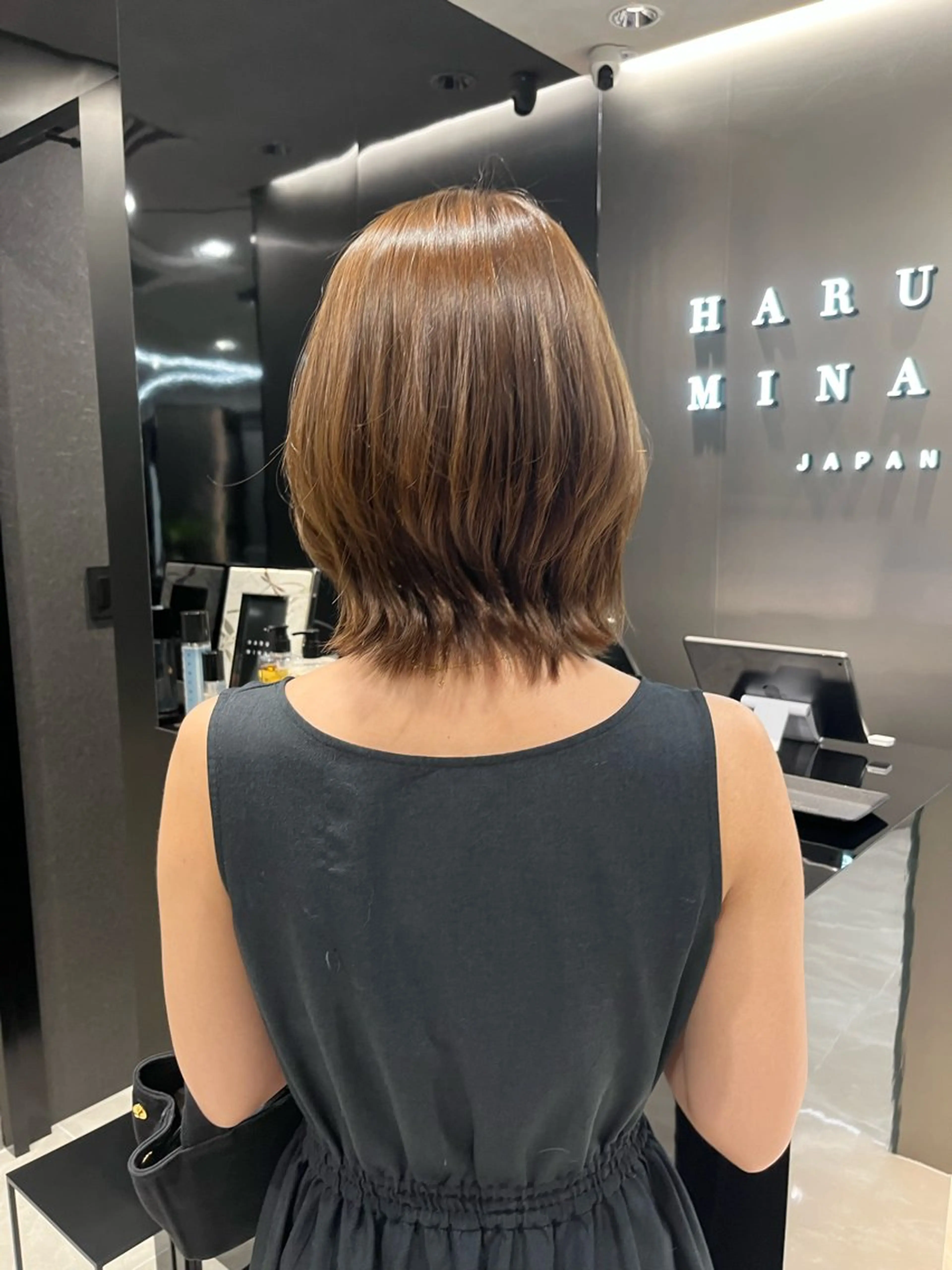 ミディアム カラー ウスイマイコ カット/ケアカラーのヘアスタイル