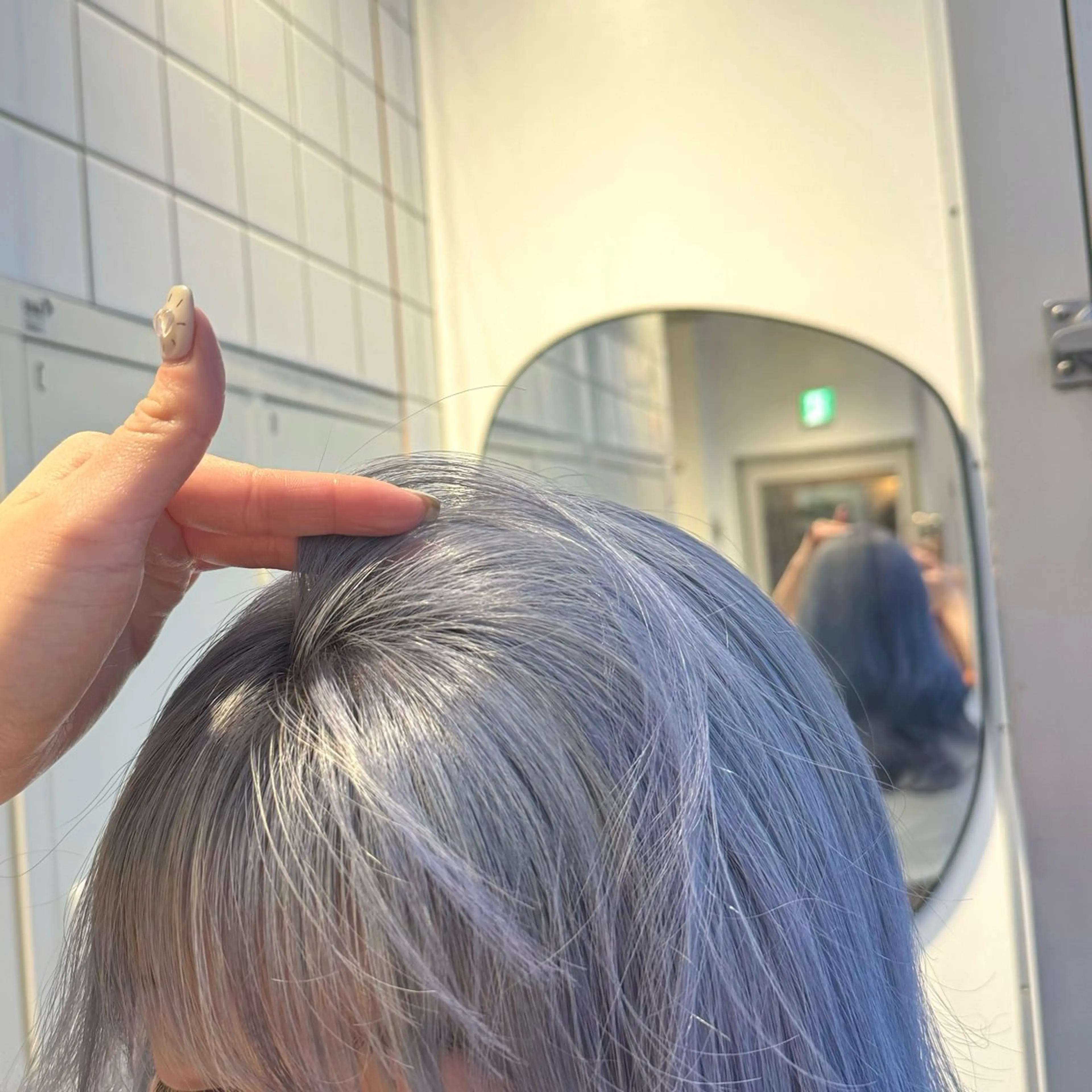 ロング カラー ブリーチ 新宿 似合わせカラー HINAのヘアスタイル